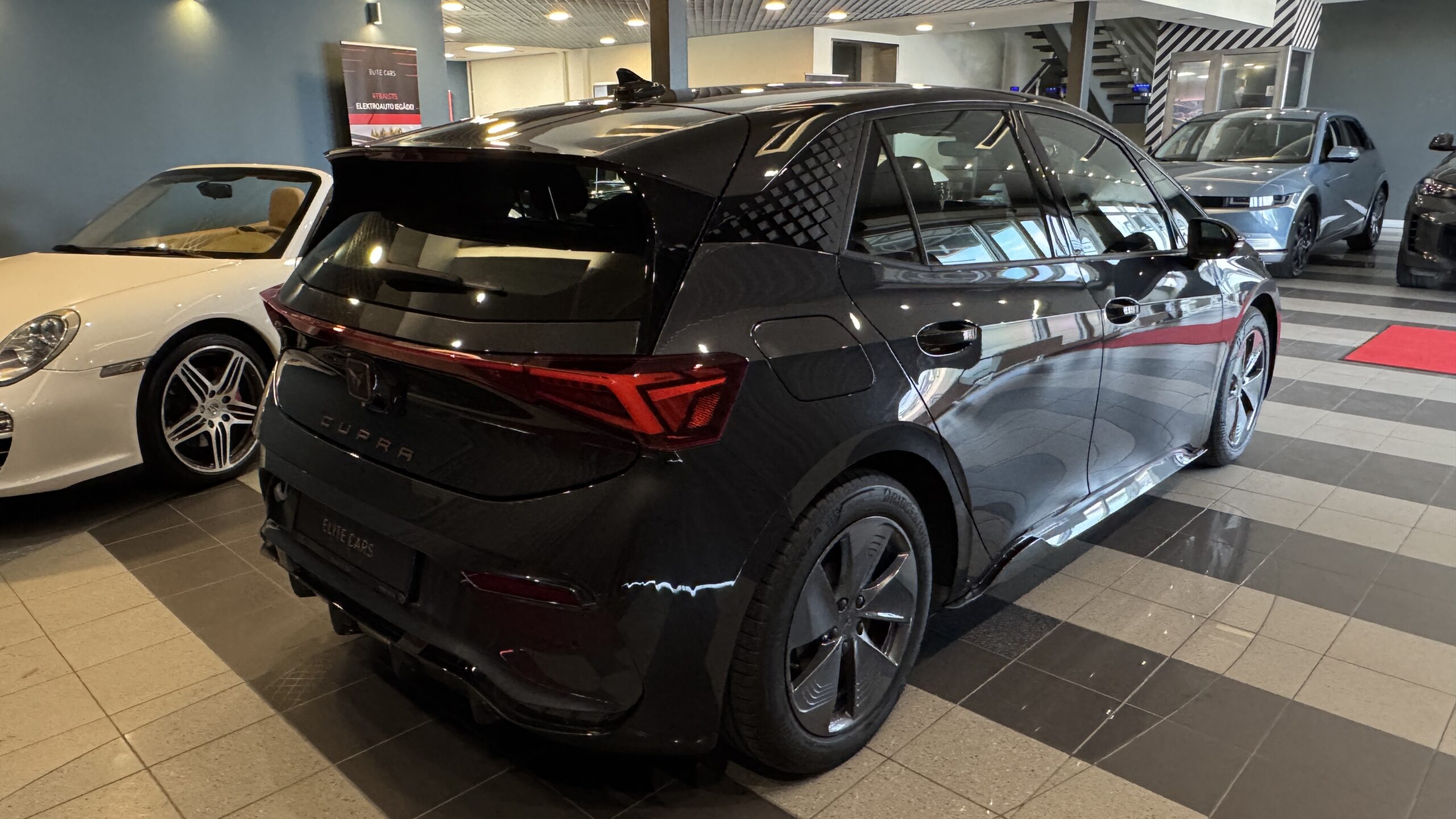 Car image 5