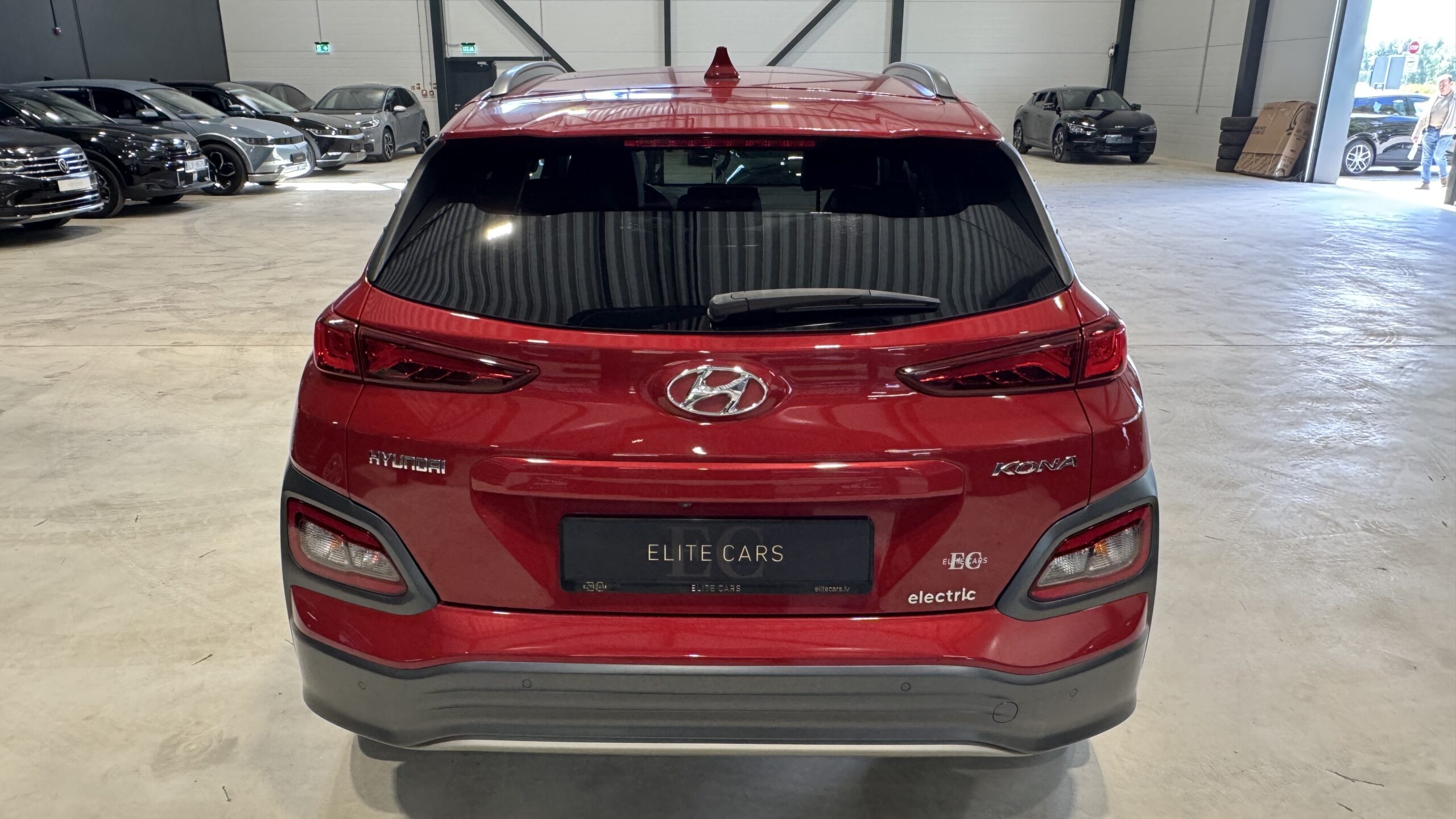 Car image 4