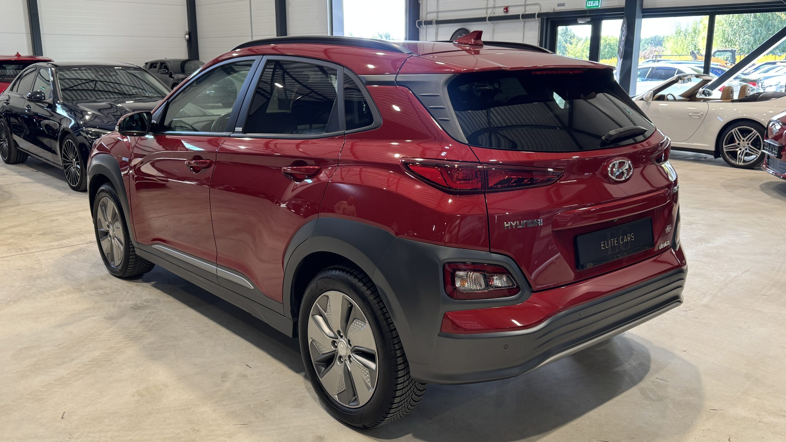 Car image 5