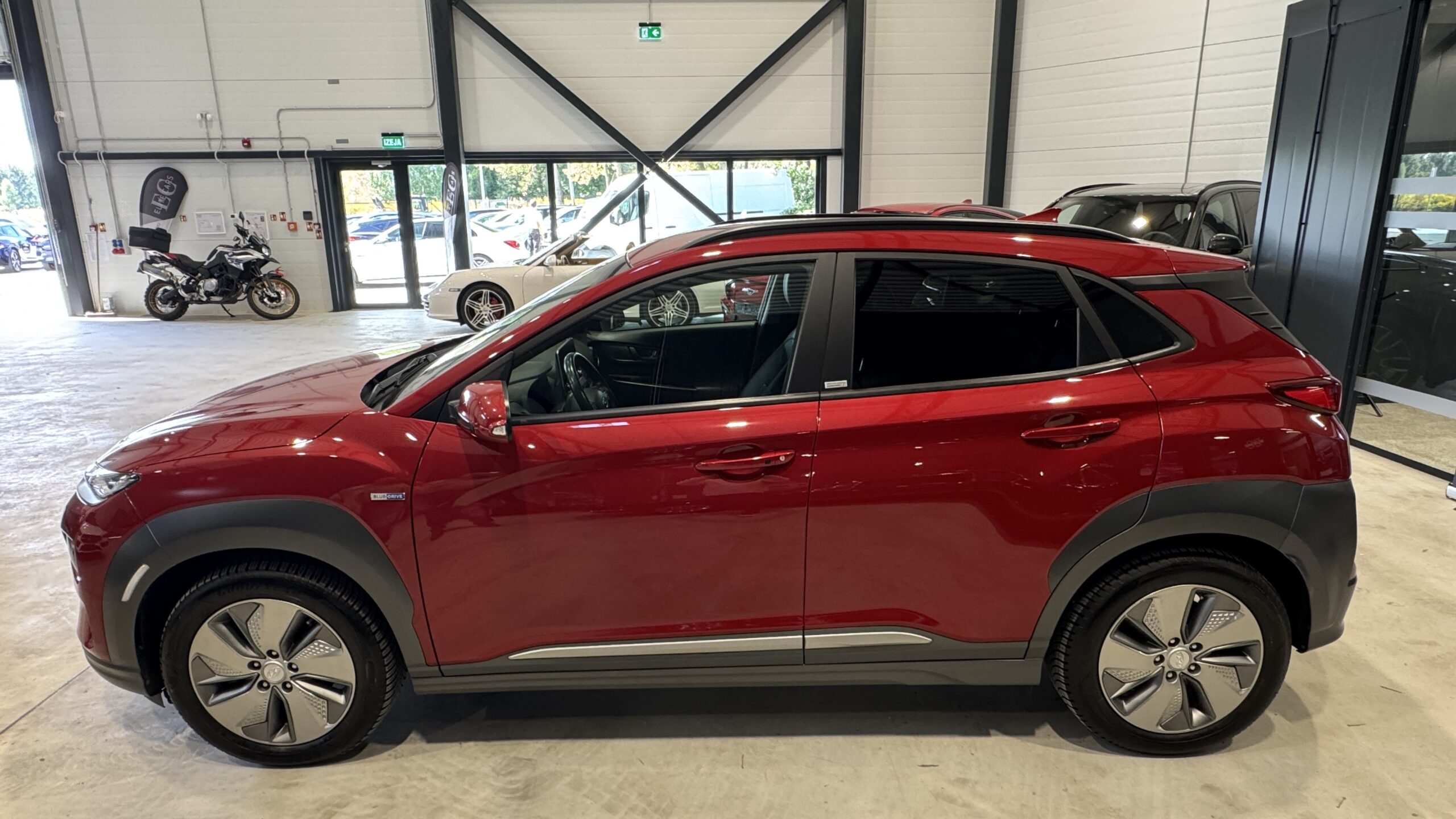 Car image 6