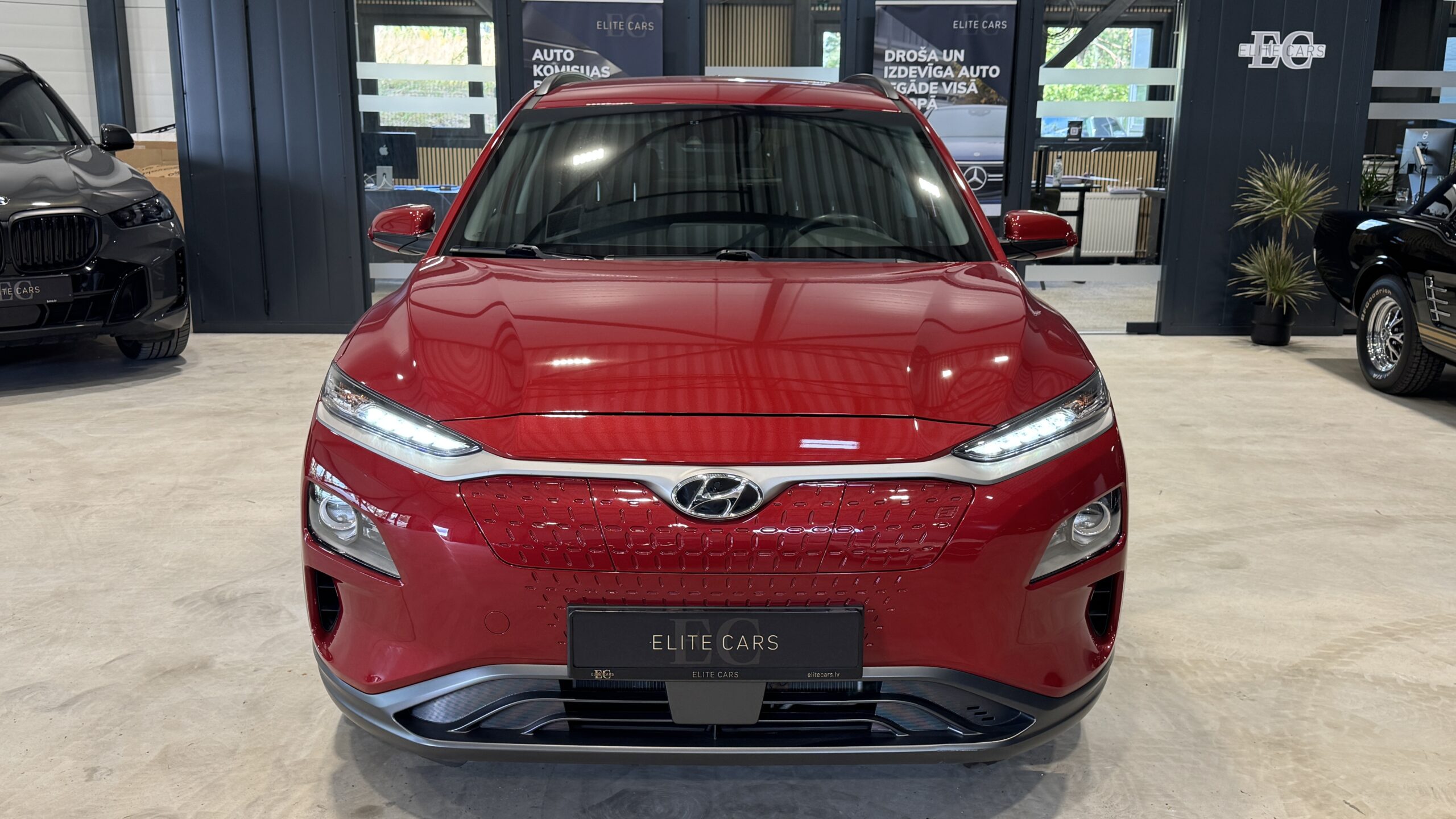Car image 8