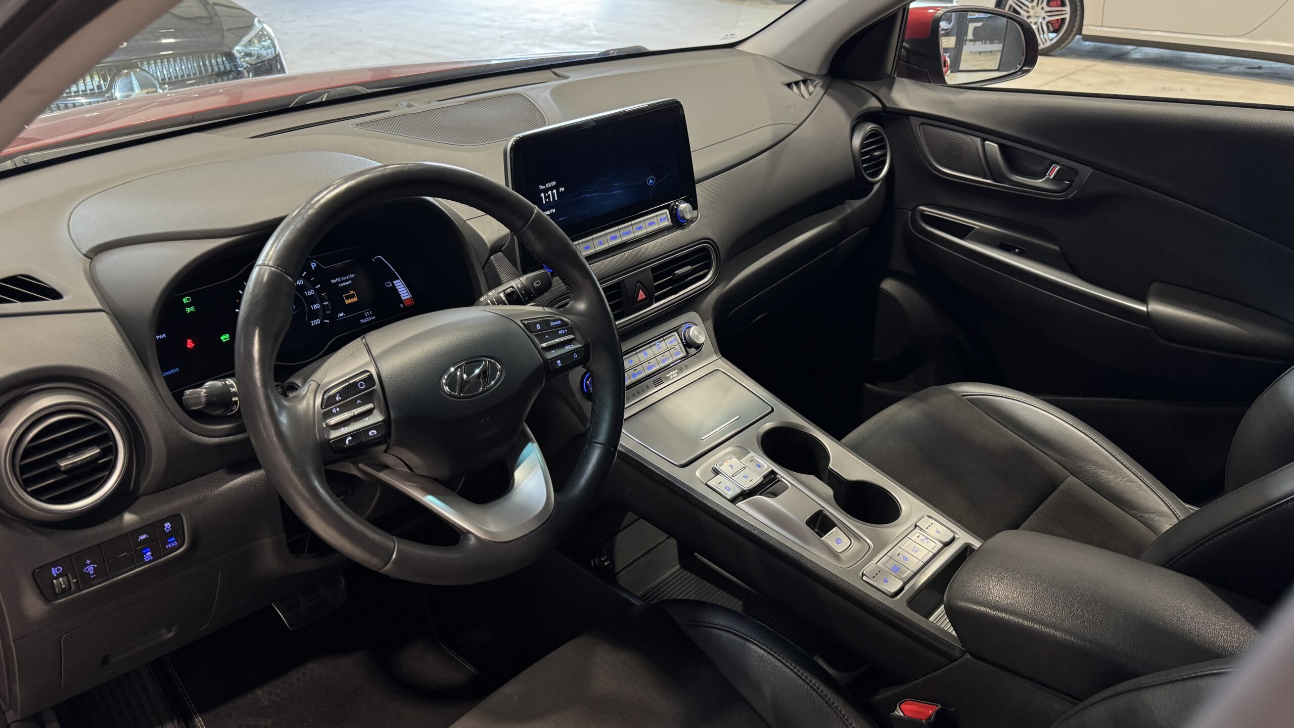 Car image 14