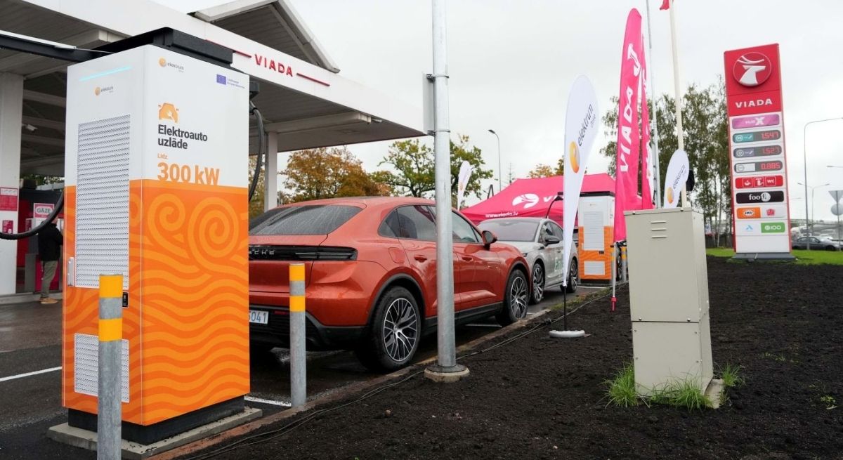 Viada elektroauto uzlādes stacija