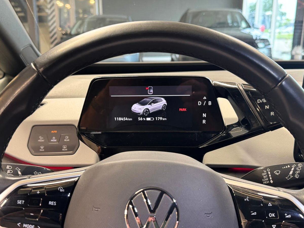 Volkswagen ID3 elektroauto uzlāde