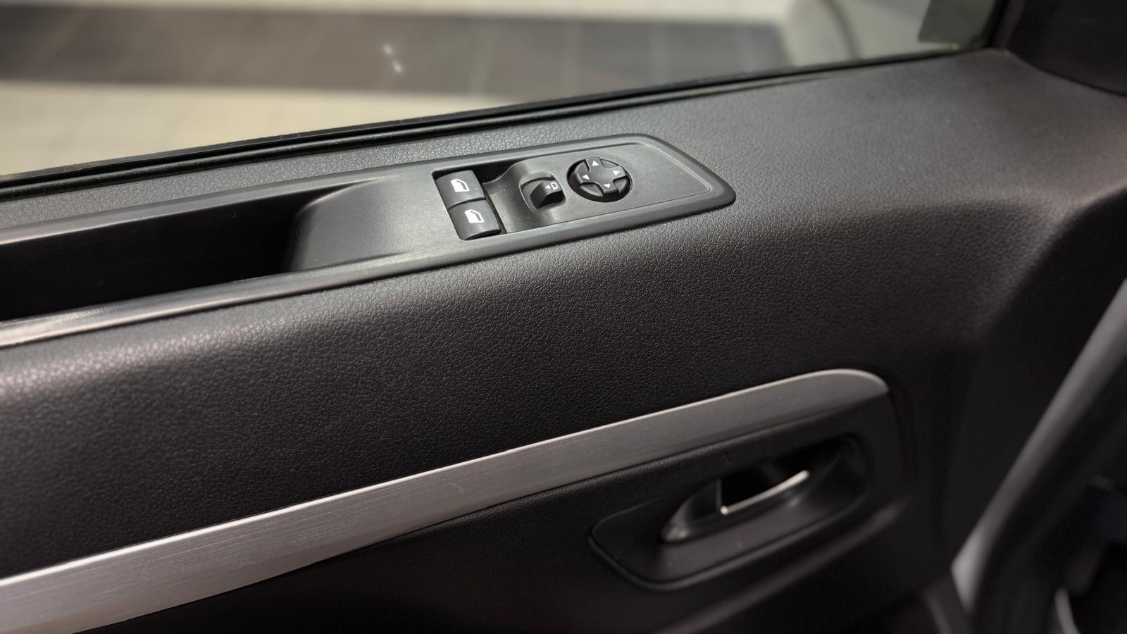 Car image 27