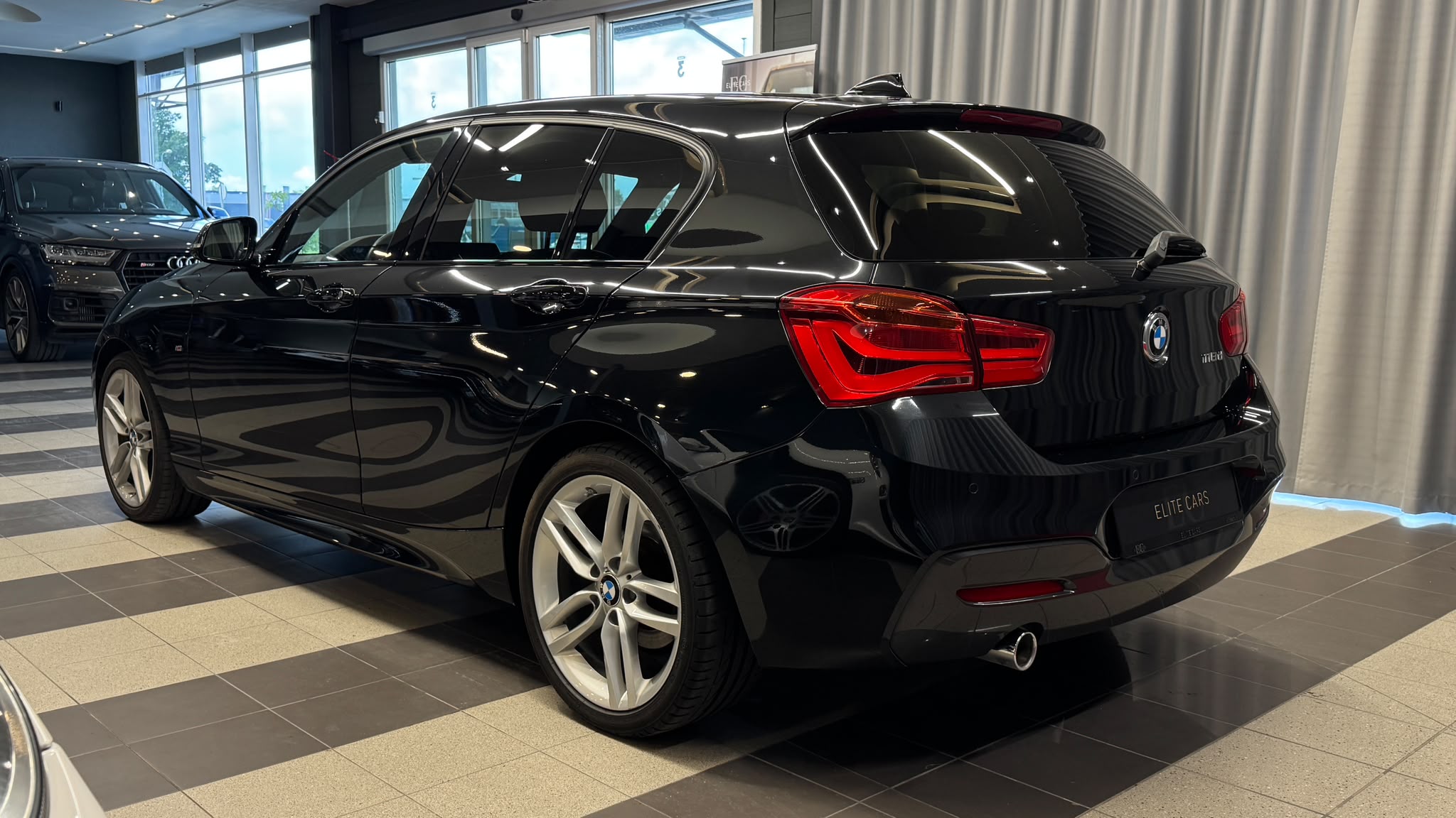 Car image 6