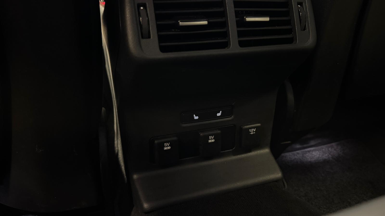 Car image 23