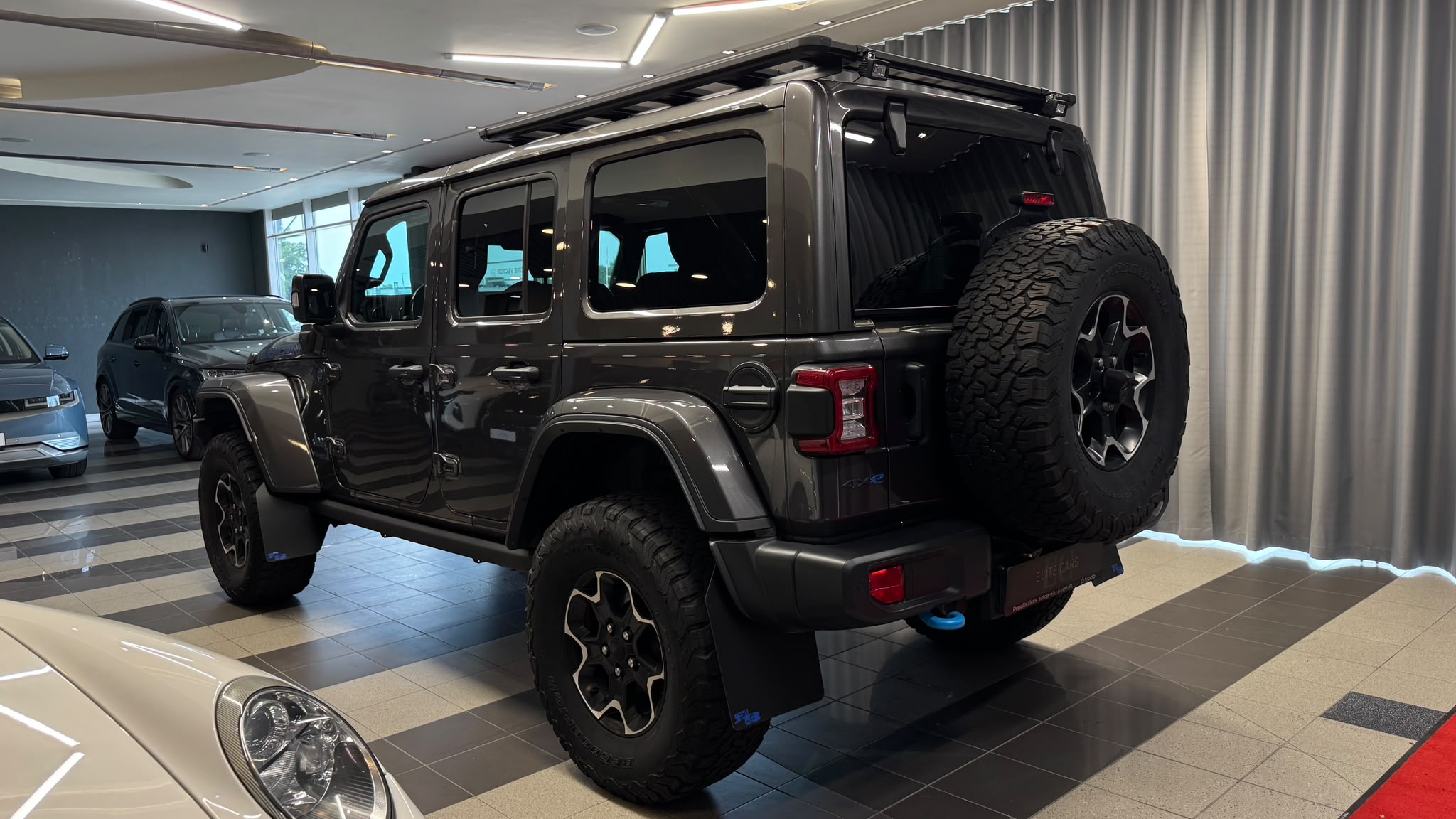 Car image 6