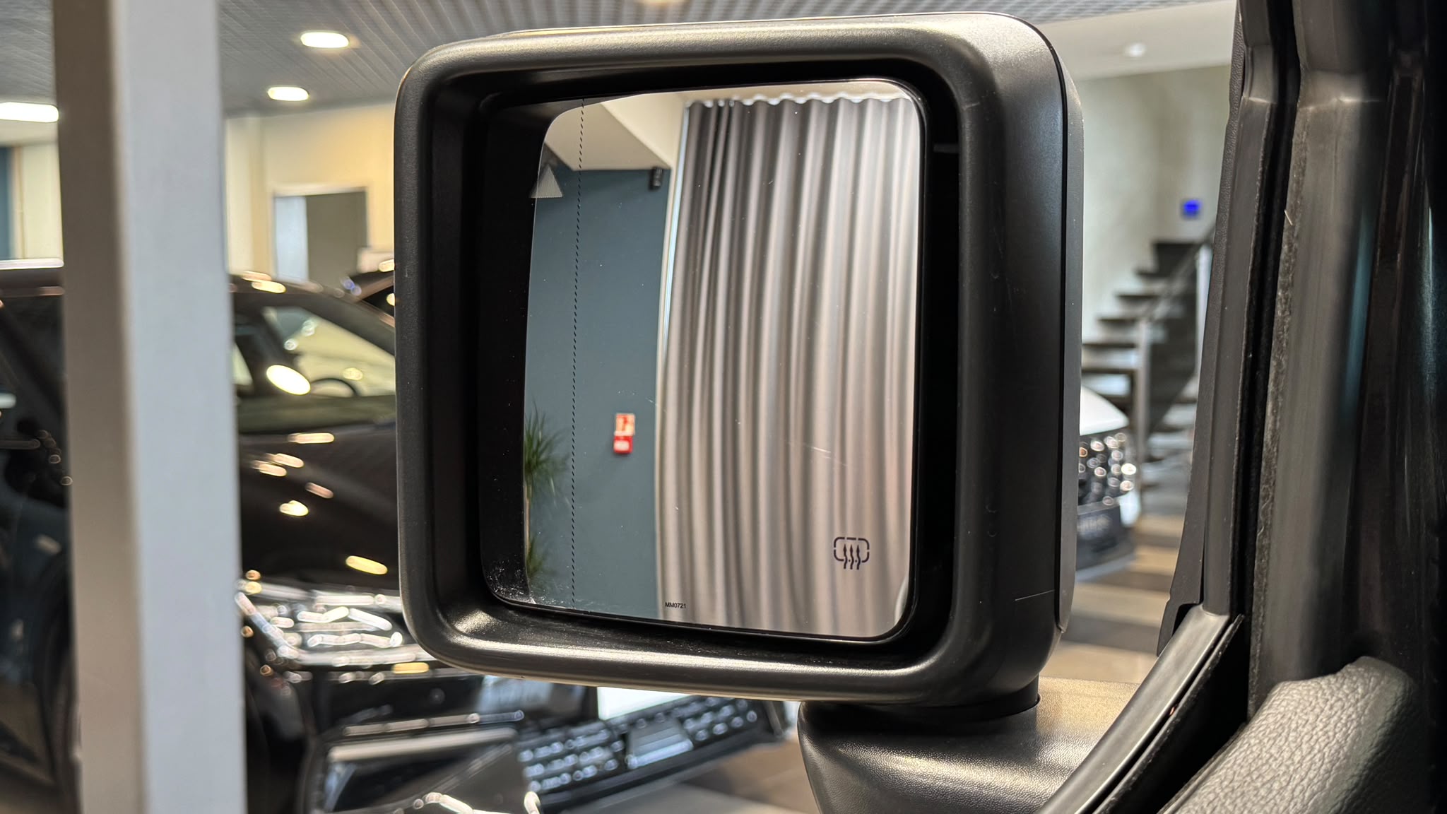 Car image 33