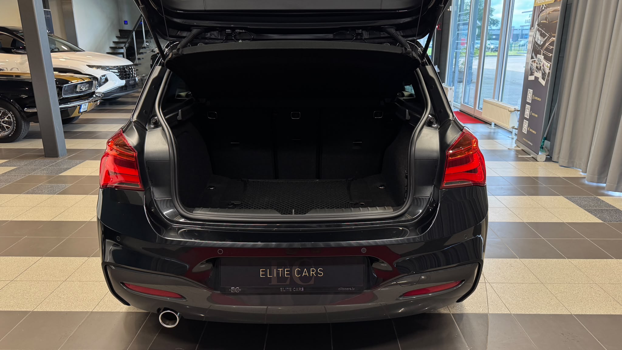 Car image 21