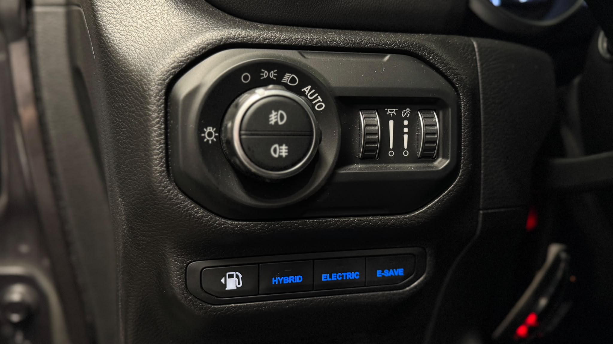 Car image 32