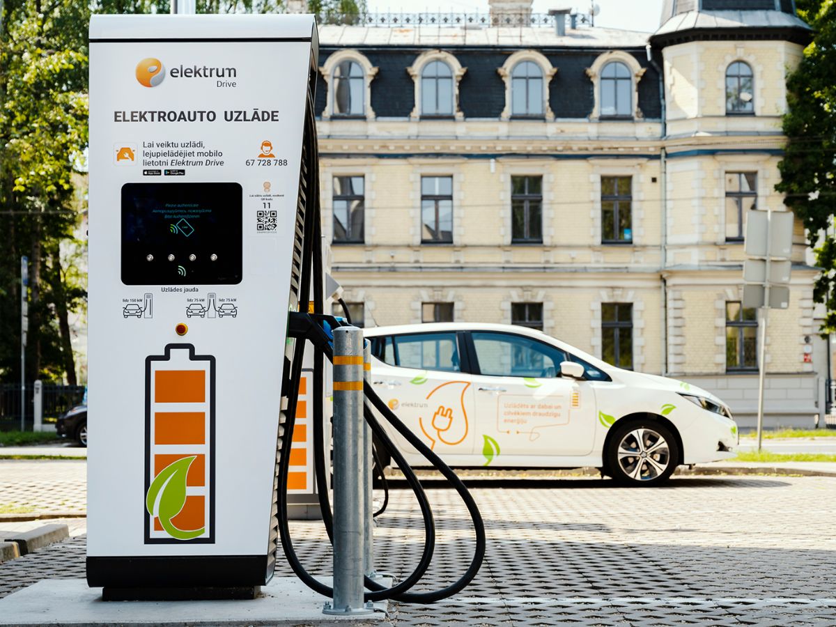elektroauto uzlāde Elektrum Drive