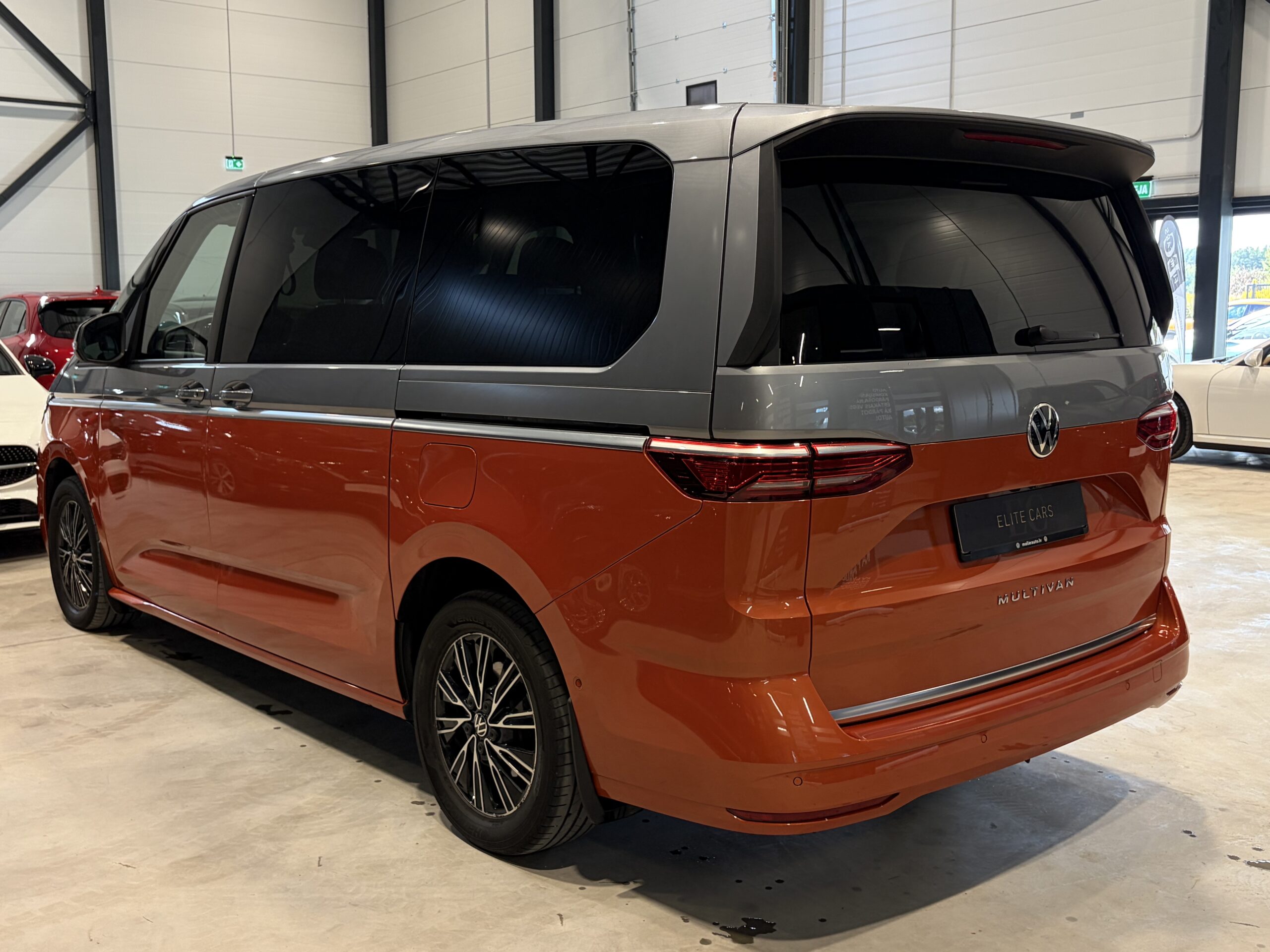 Car image 5