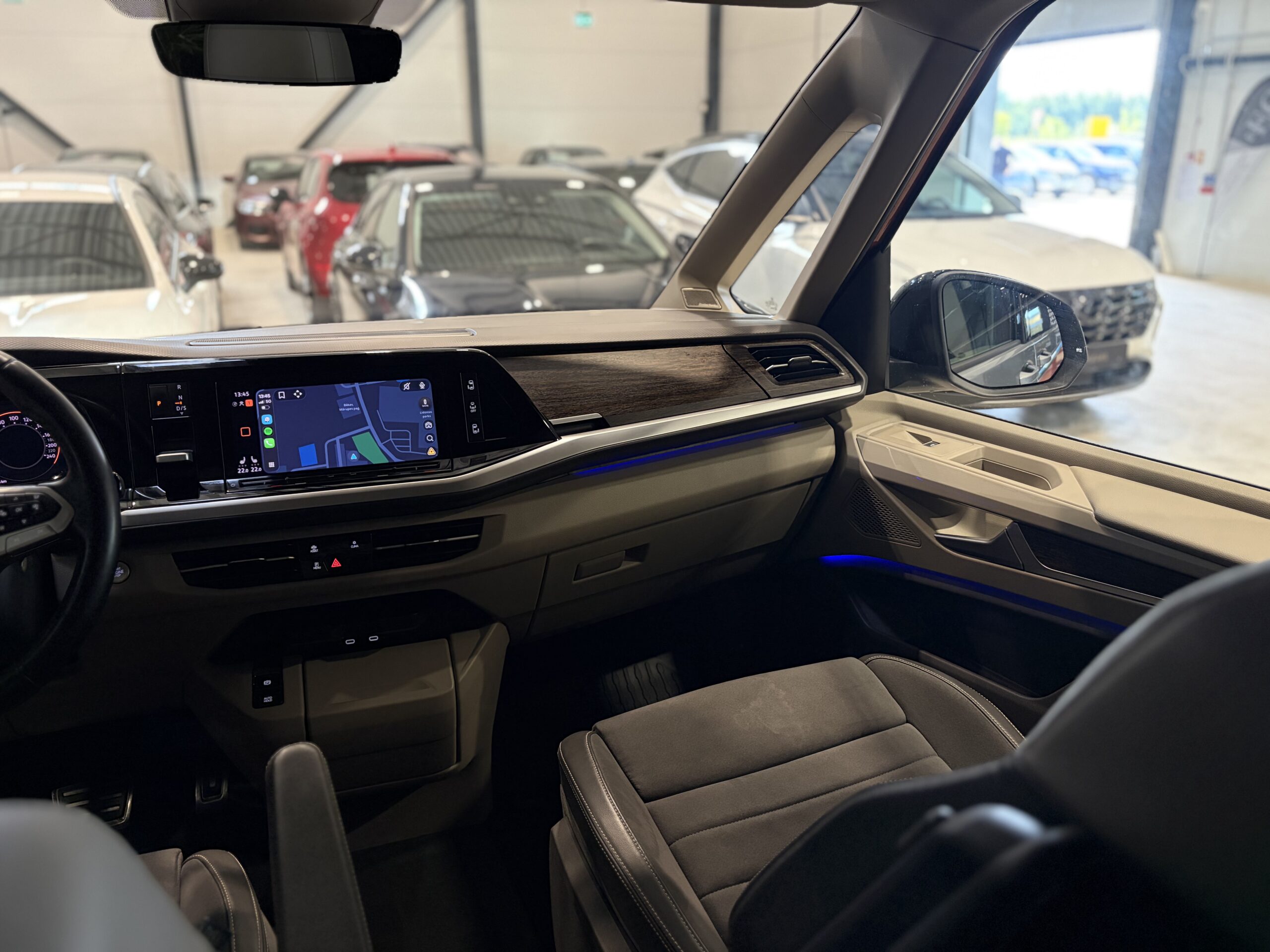 Car image 20