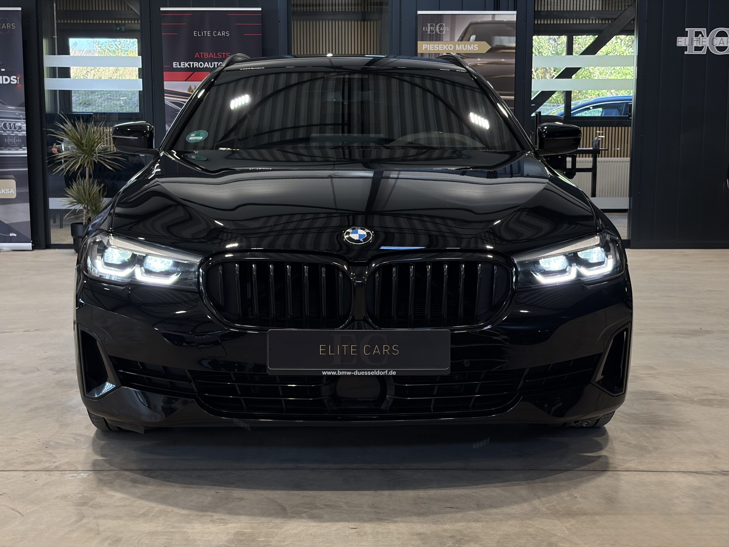 Car image 31