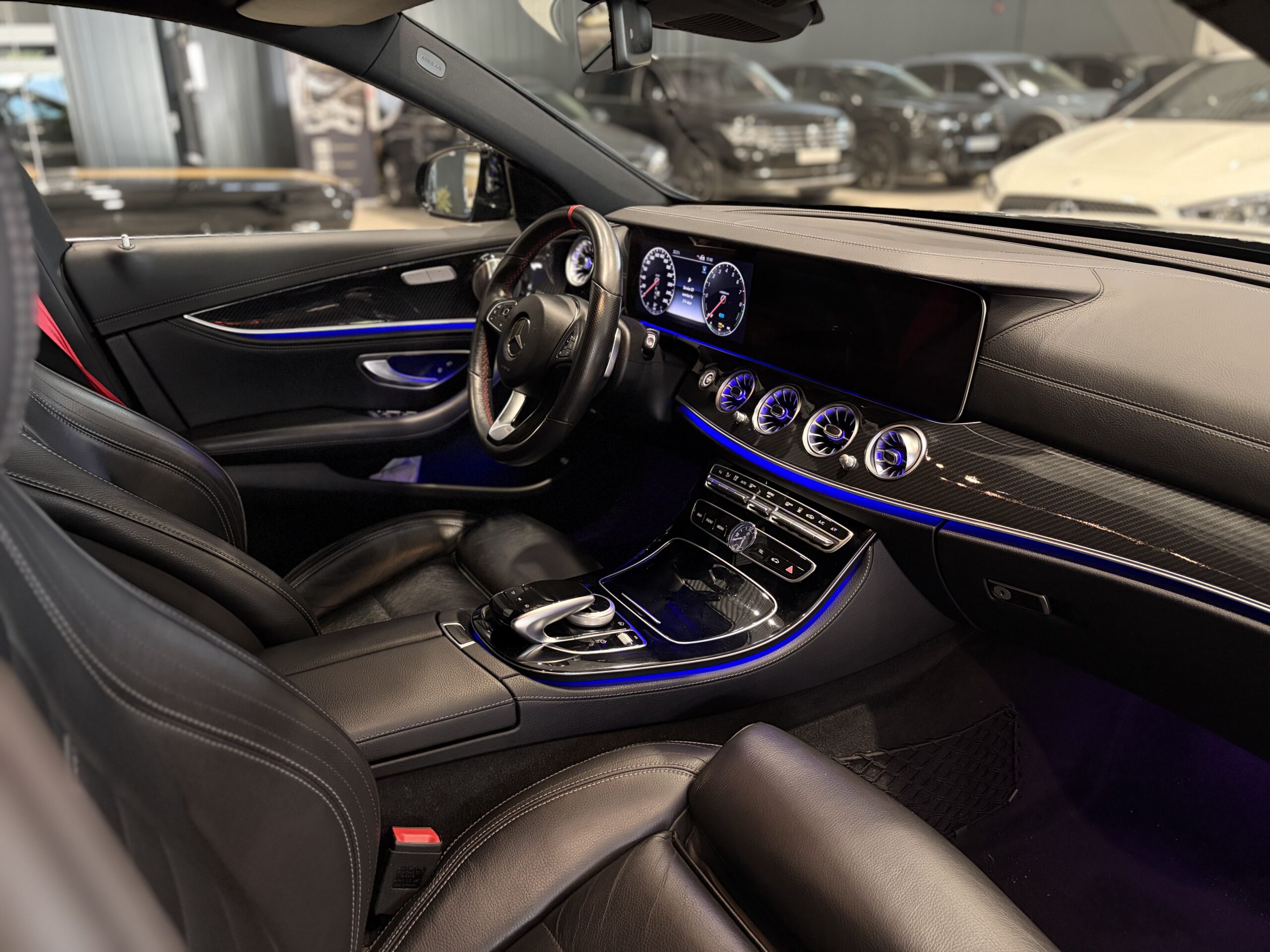 Car image 27