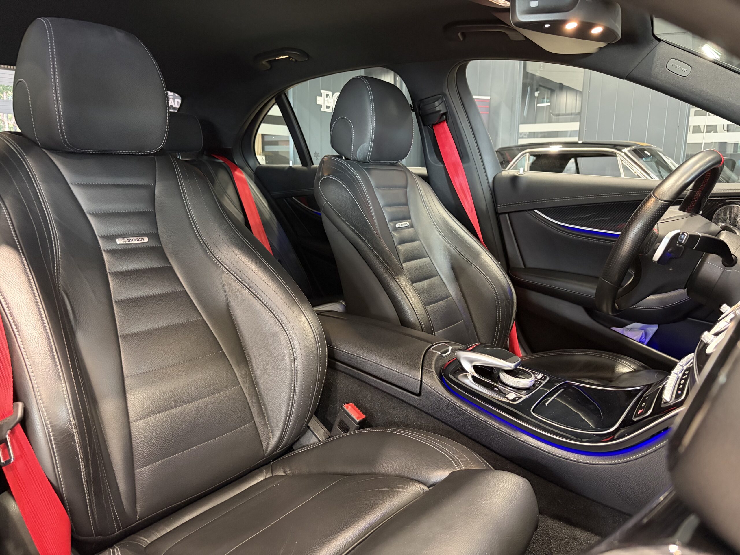 Car image 28