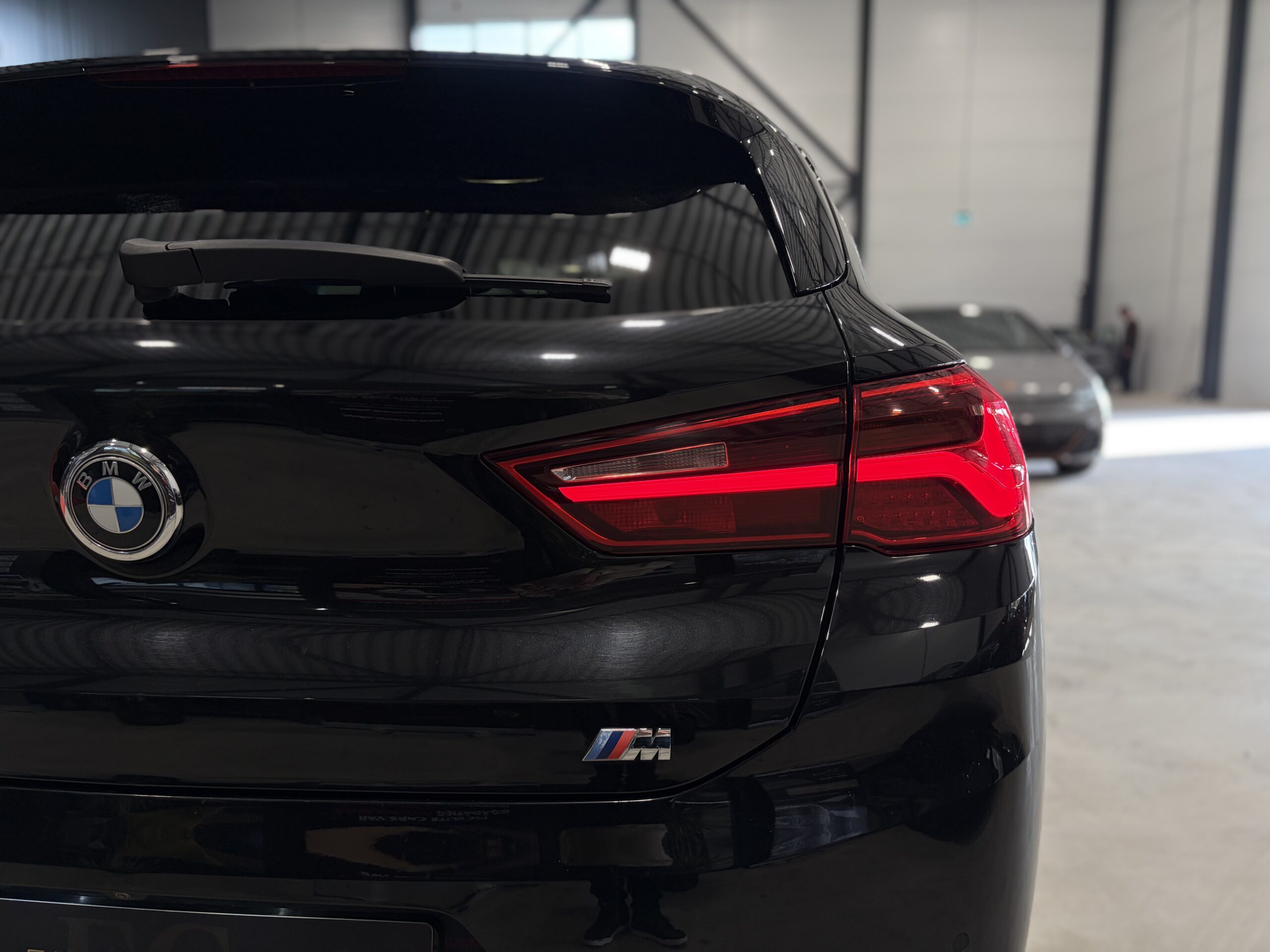 Car image 32