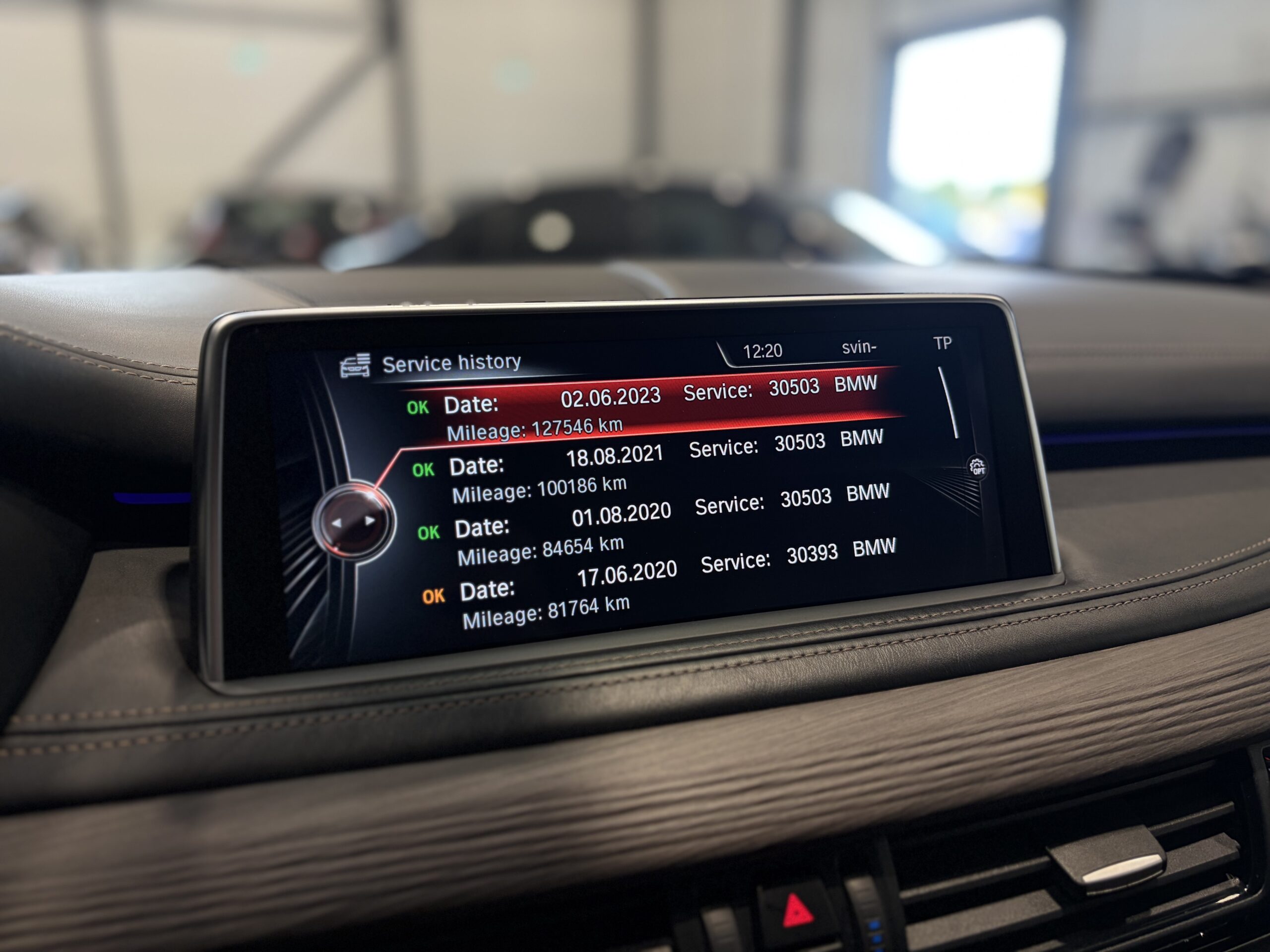 Car image 14