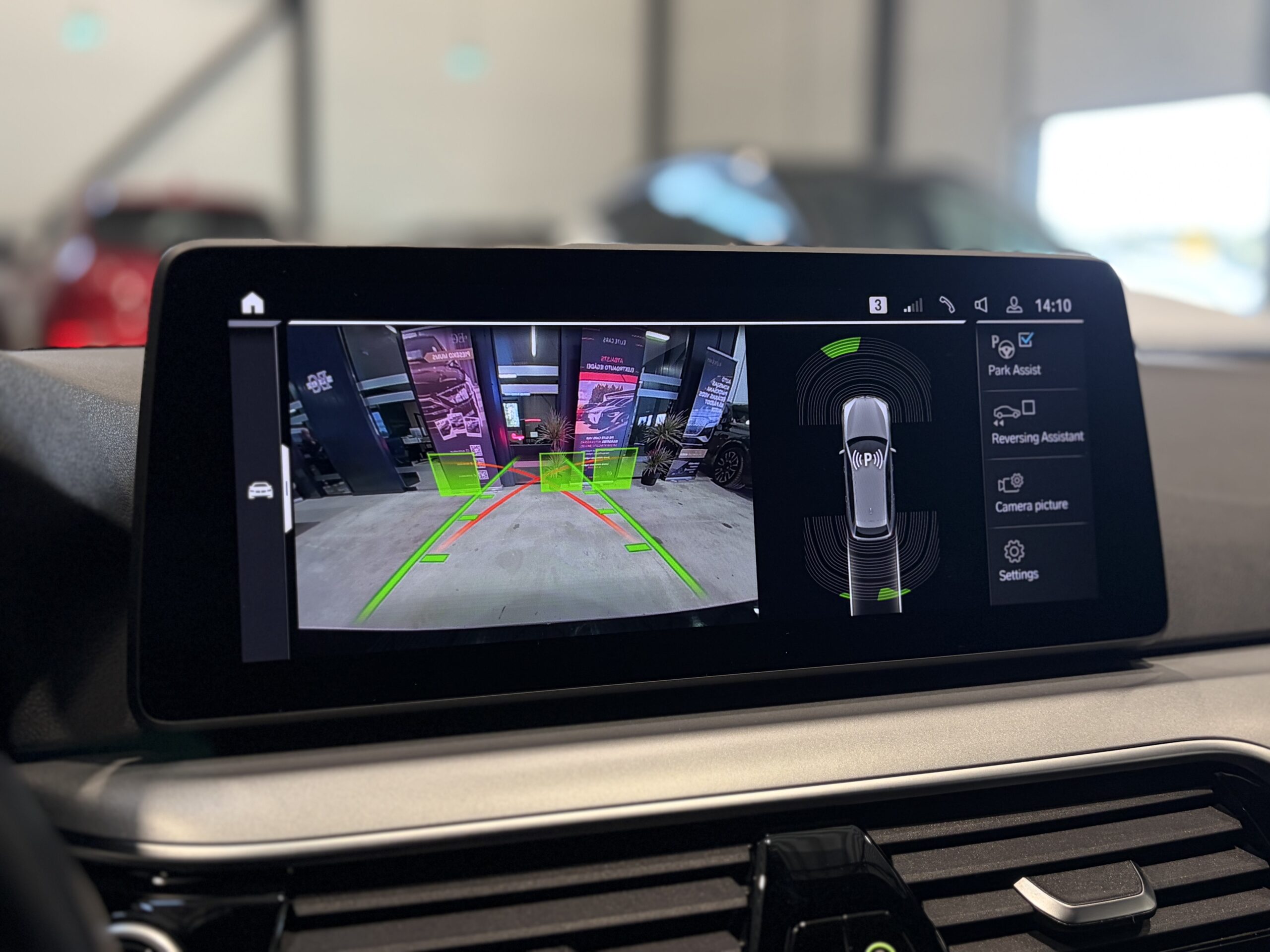 Car image 18