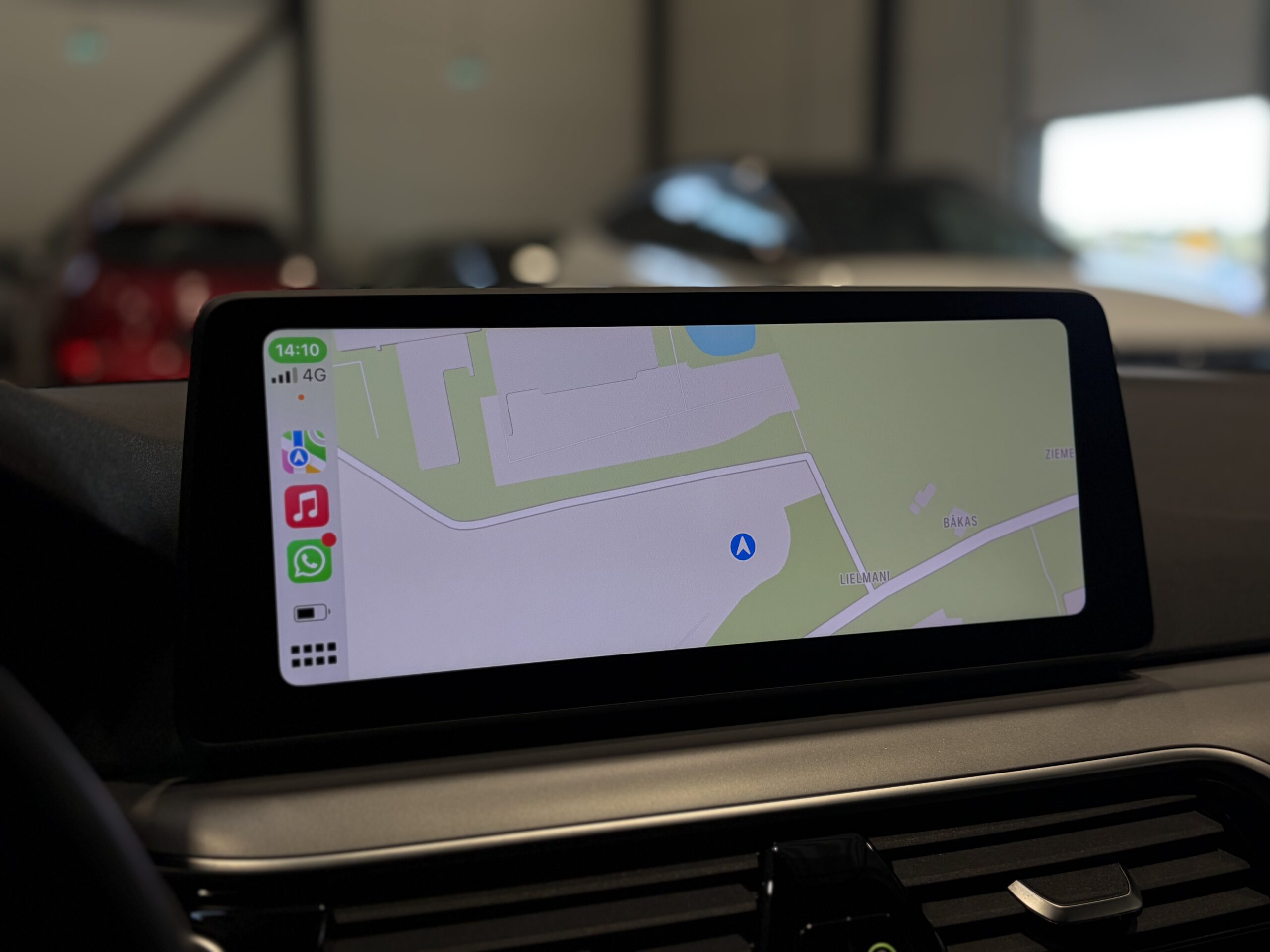 Car image 17