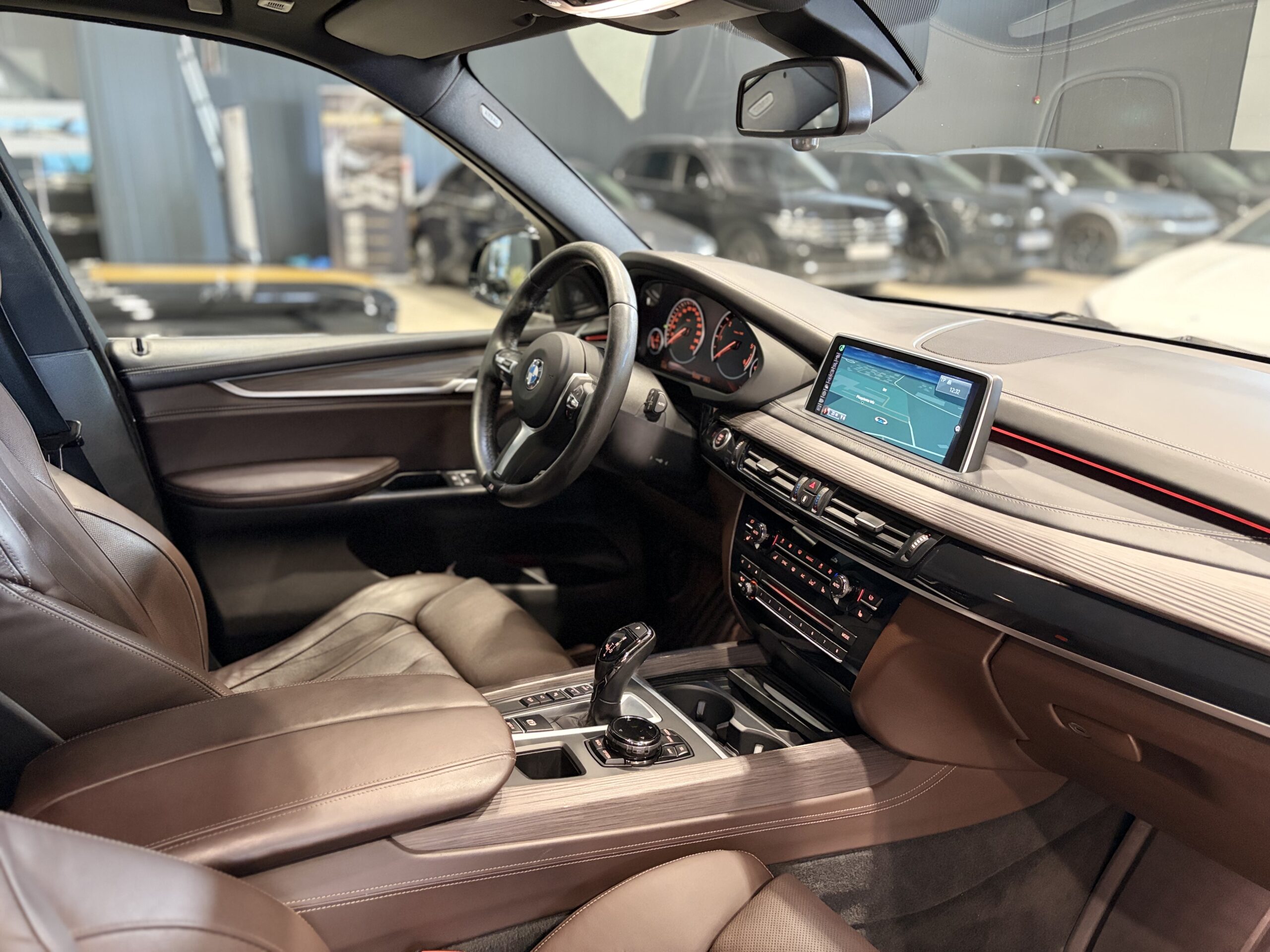 Car image 29