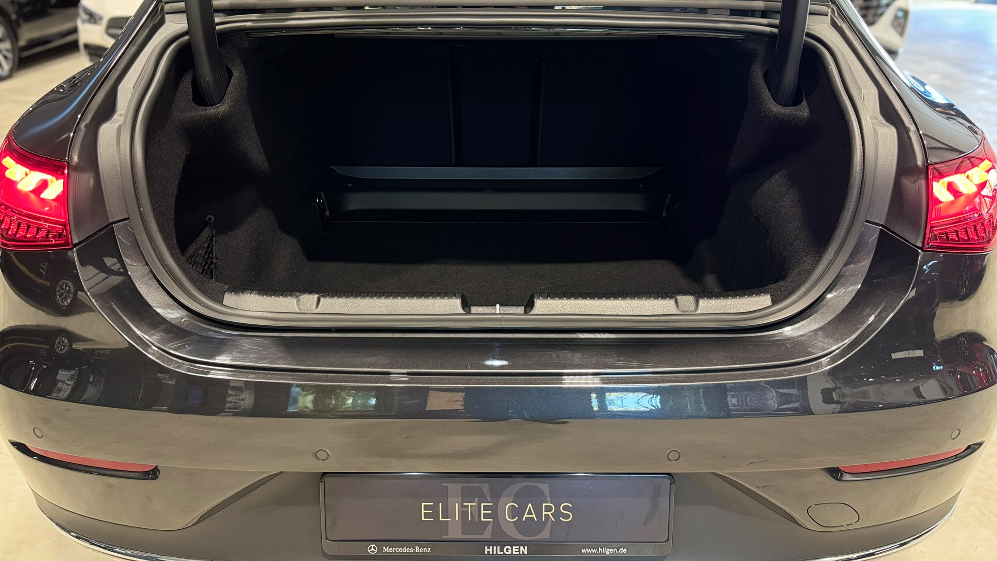 Car image 25