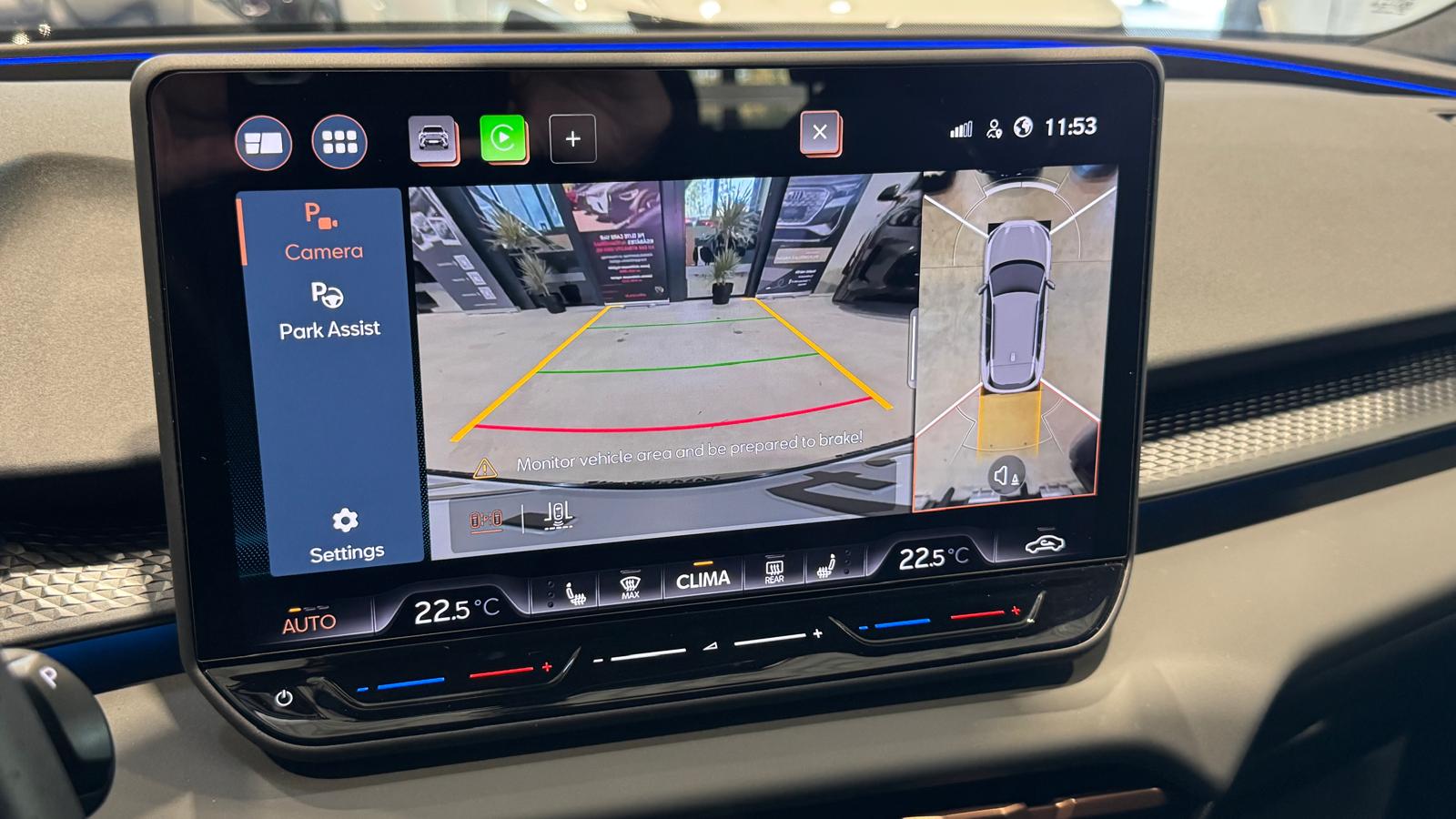 Car image 12