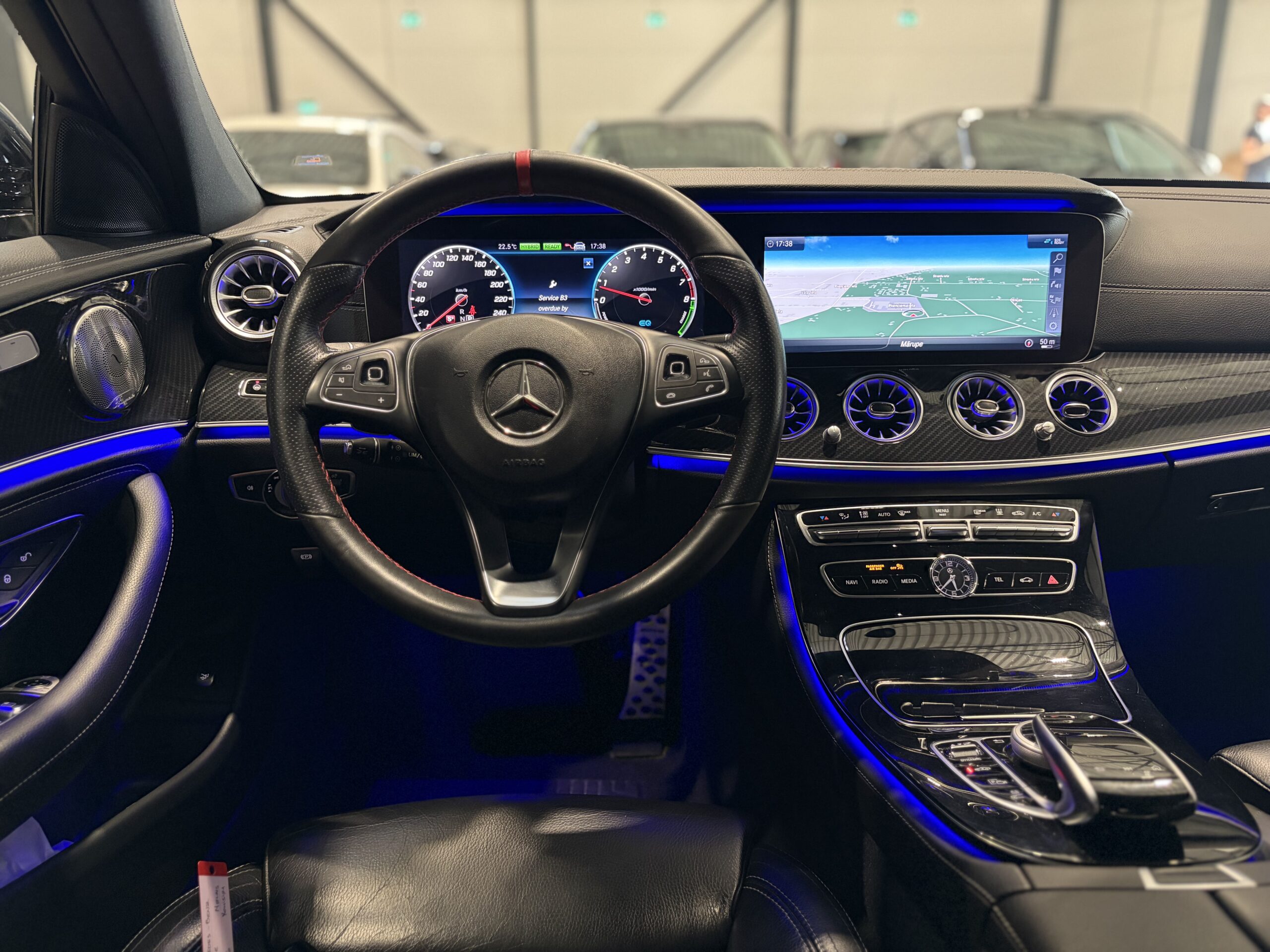 Car image 20