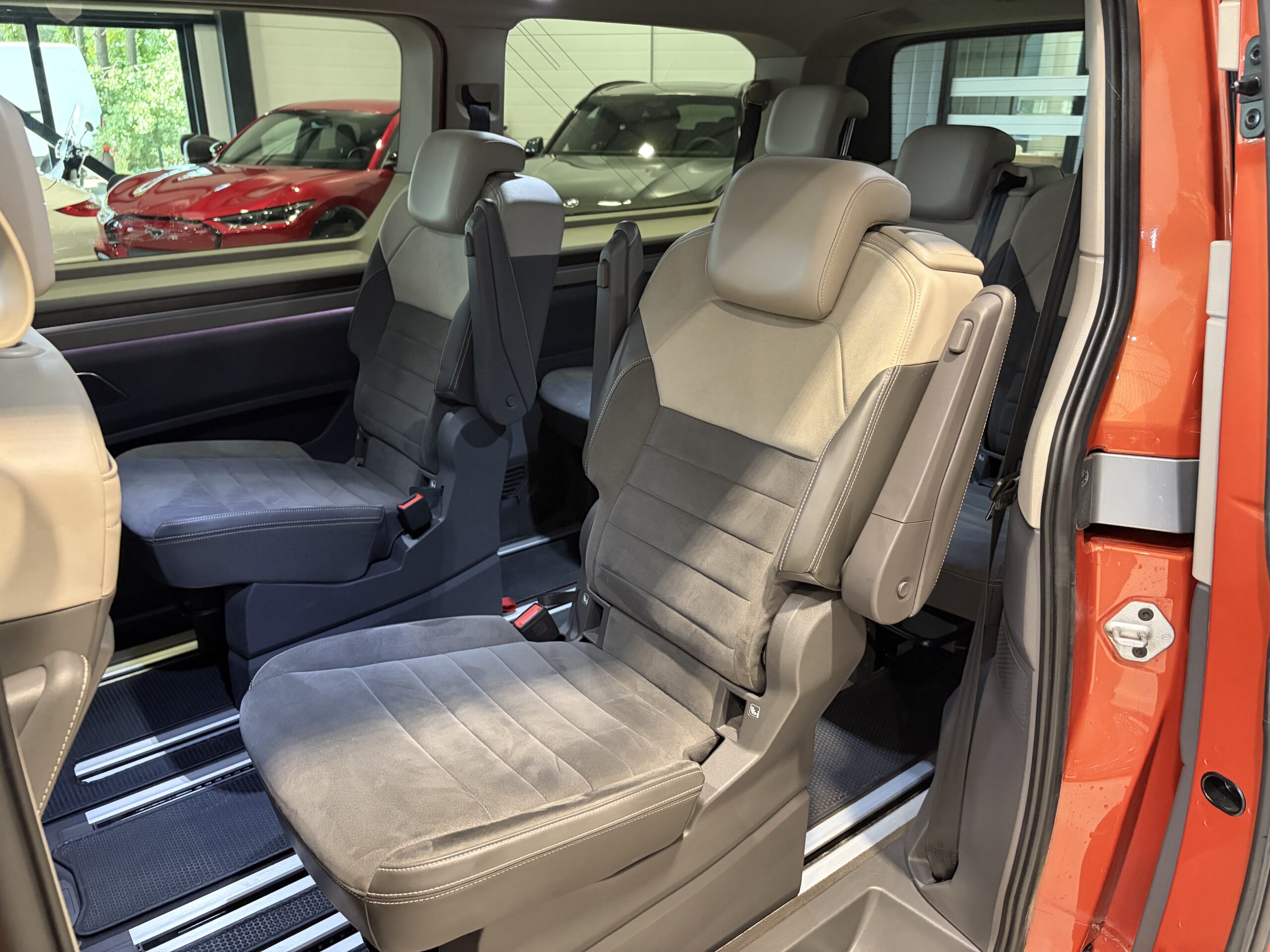 Car image 24