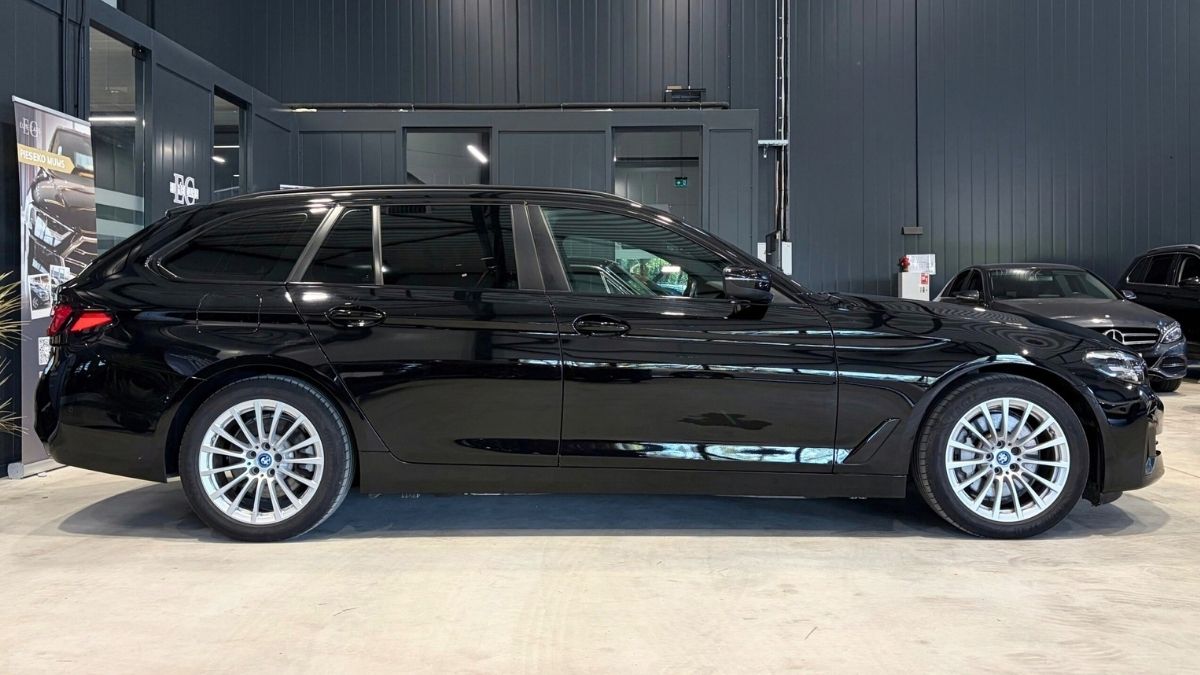 BMW 530 universālis