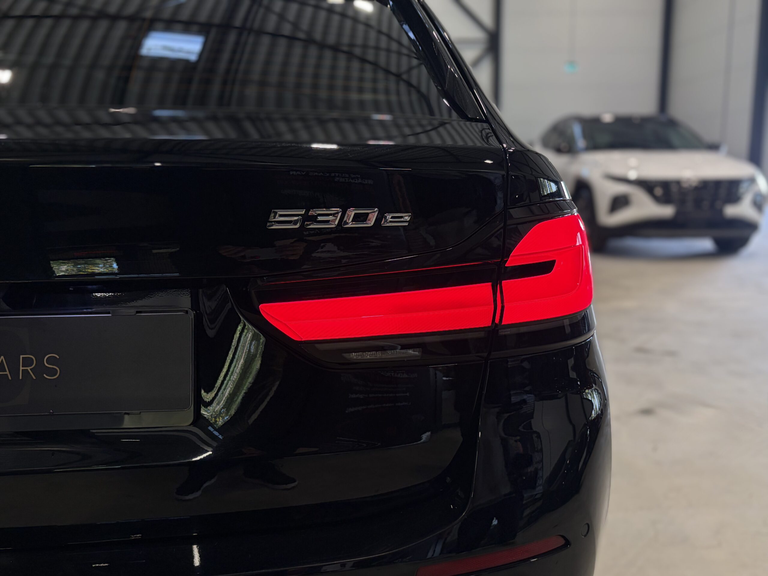 Car image 30