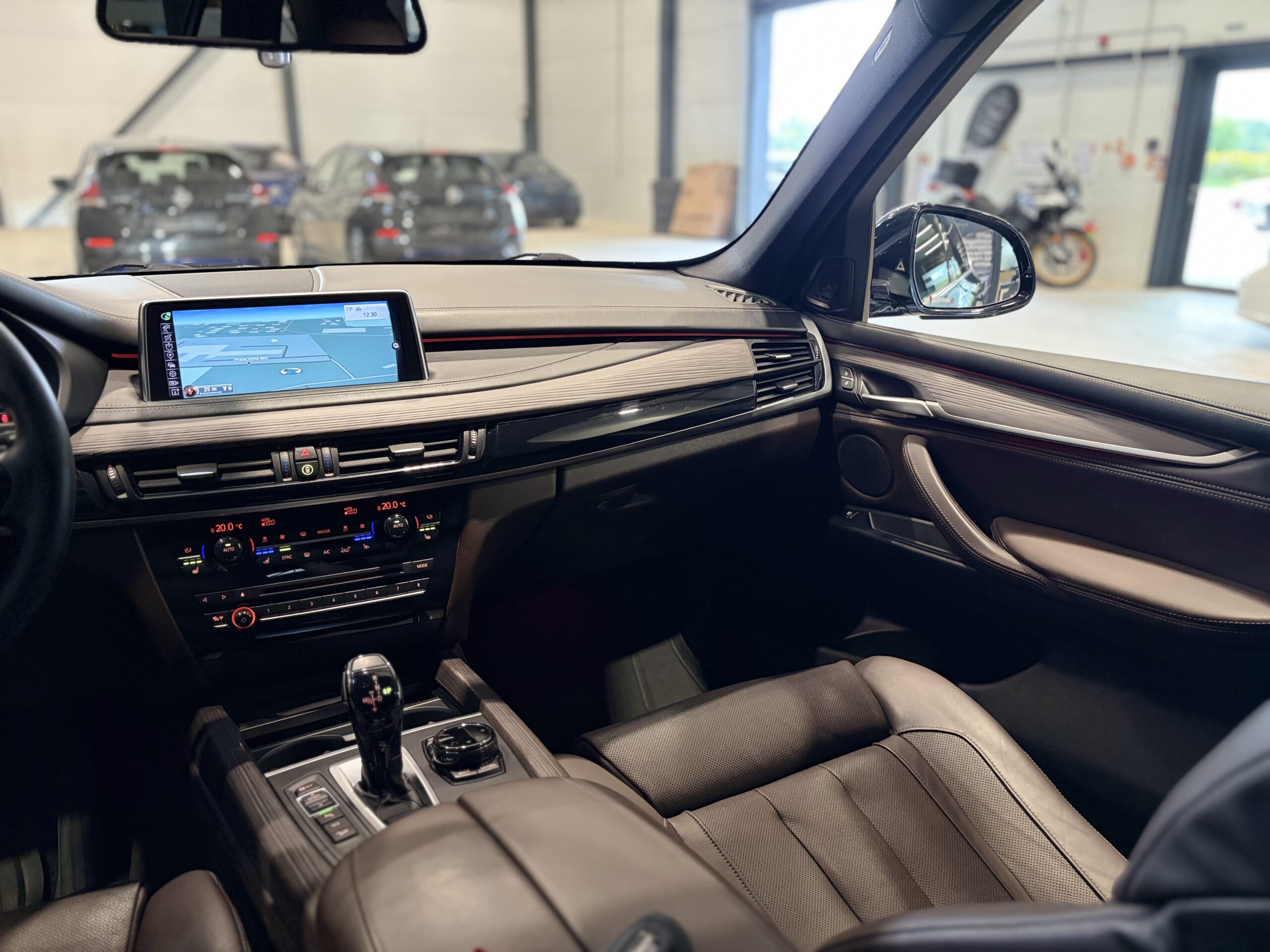 Car image 22