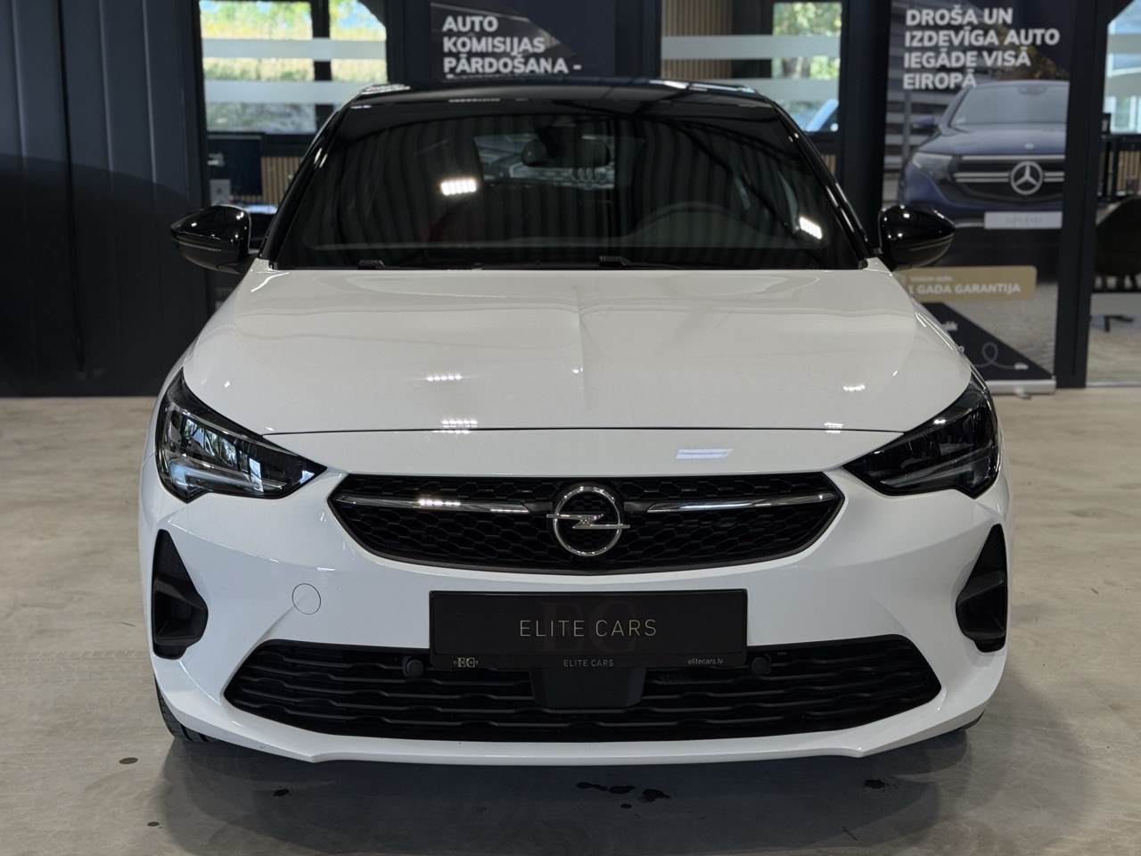 Car image 2