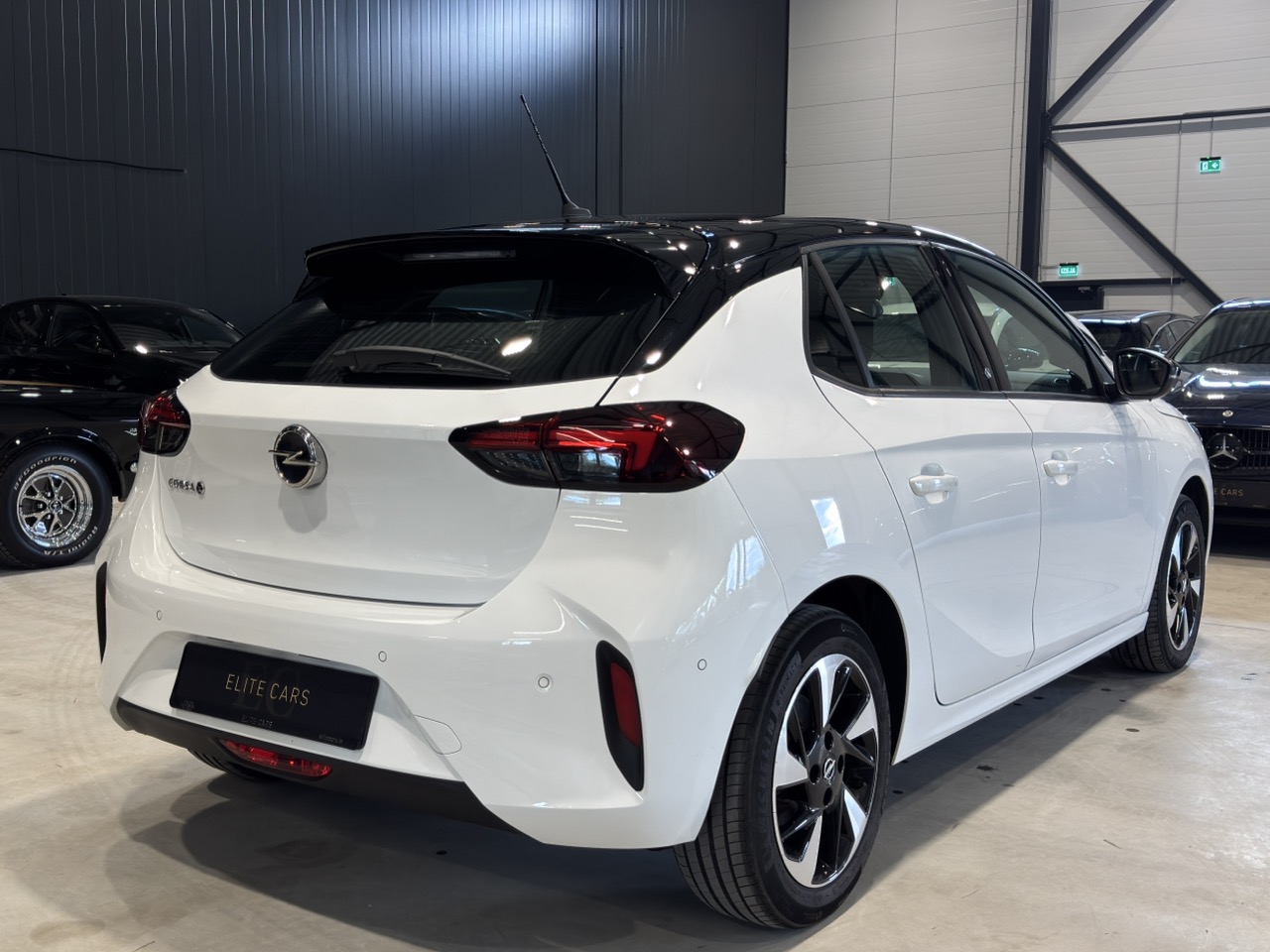 Car image 6