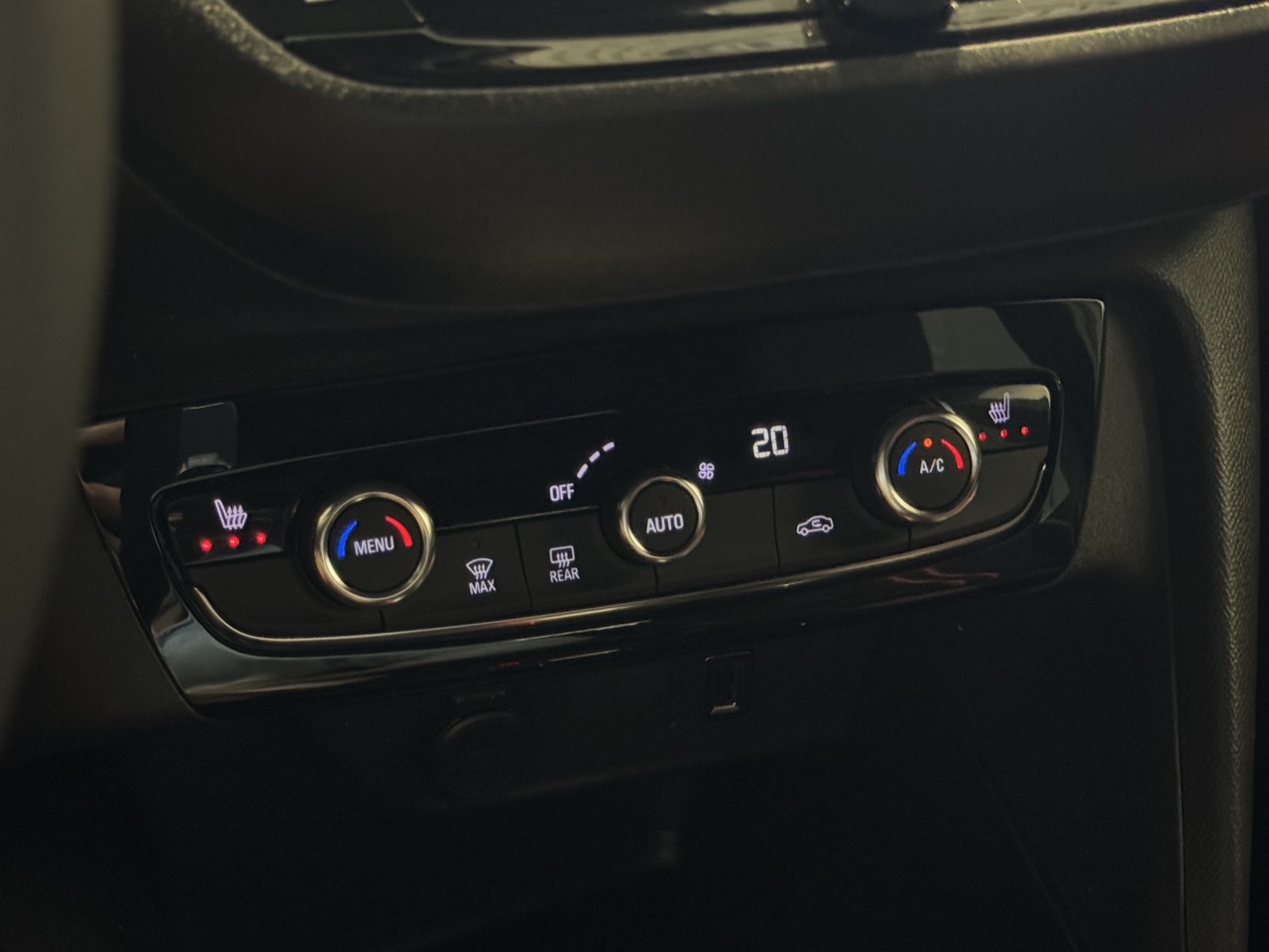 Car image 20