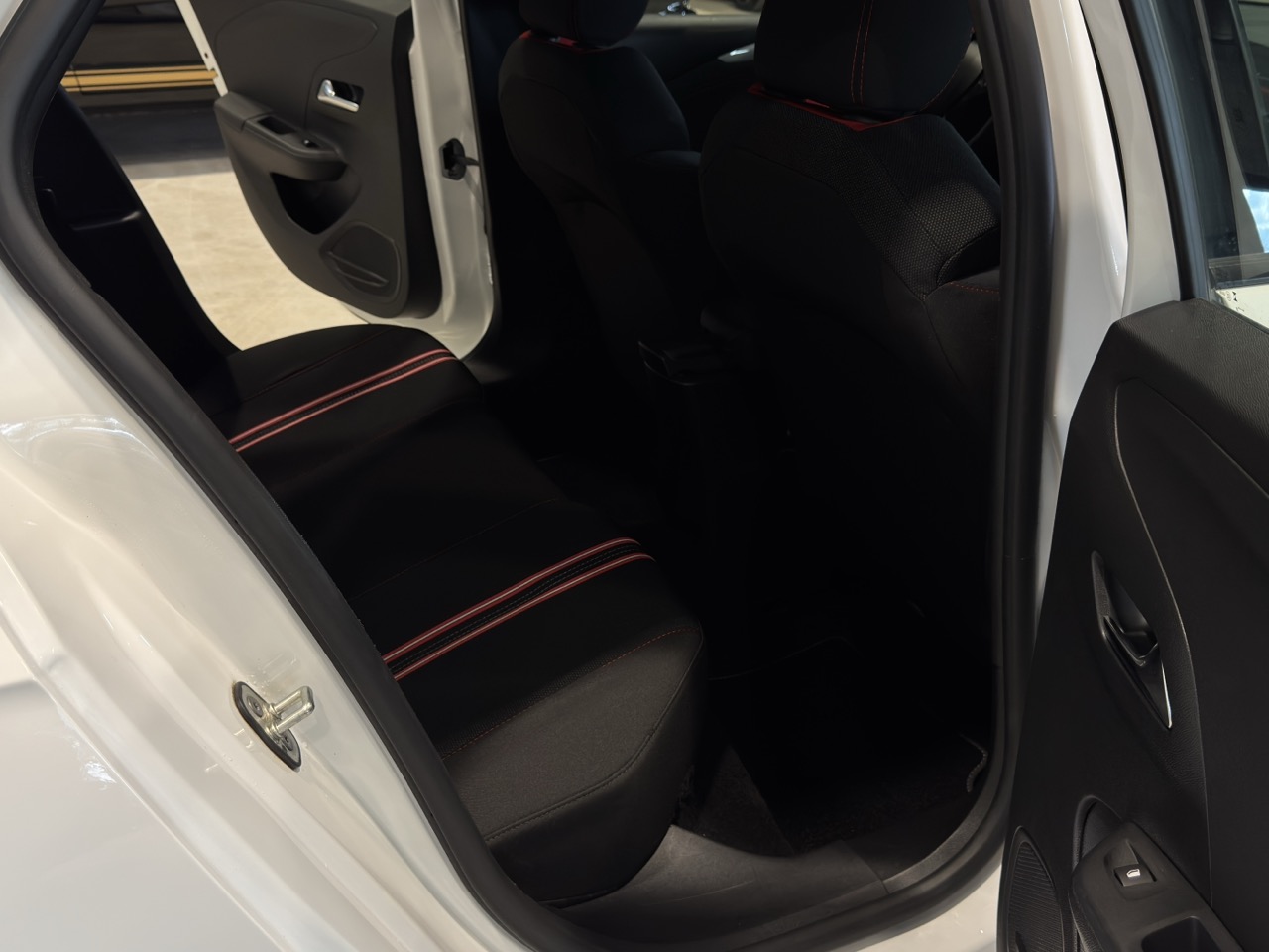 Car image 23