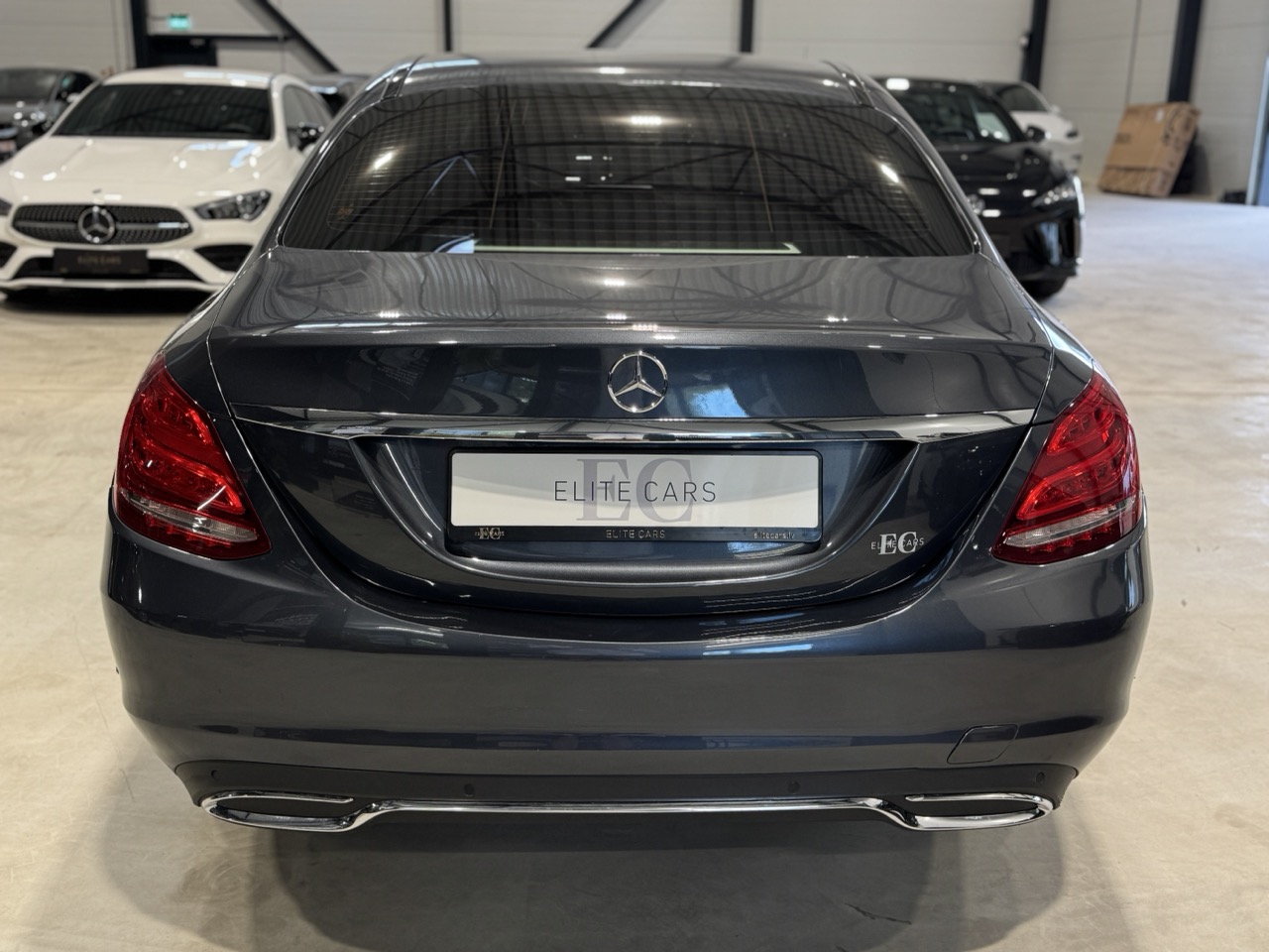 Car image 5