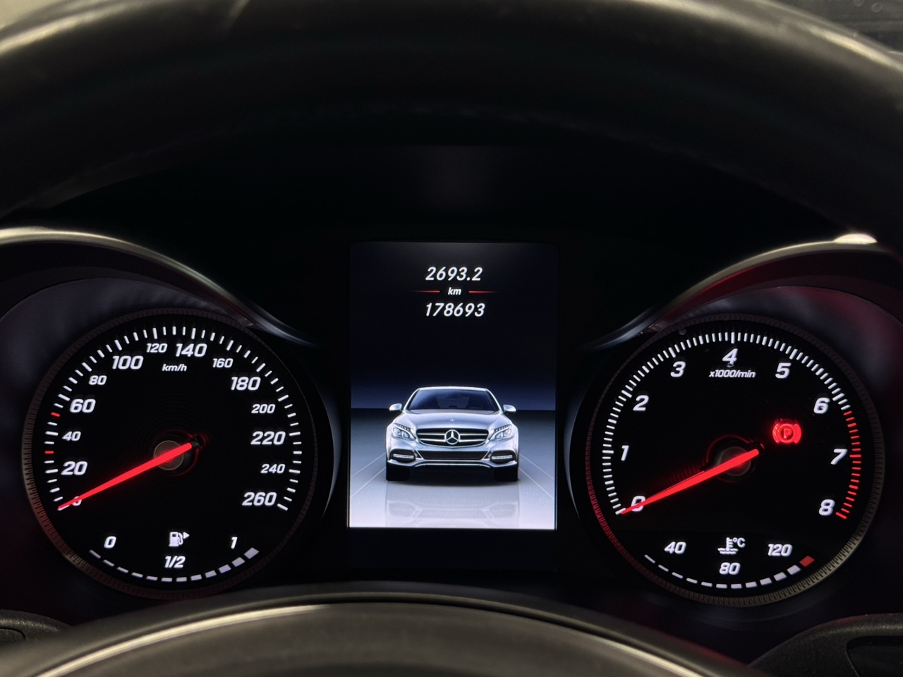 Car image 14