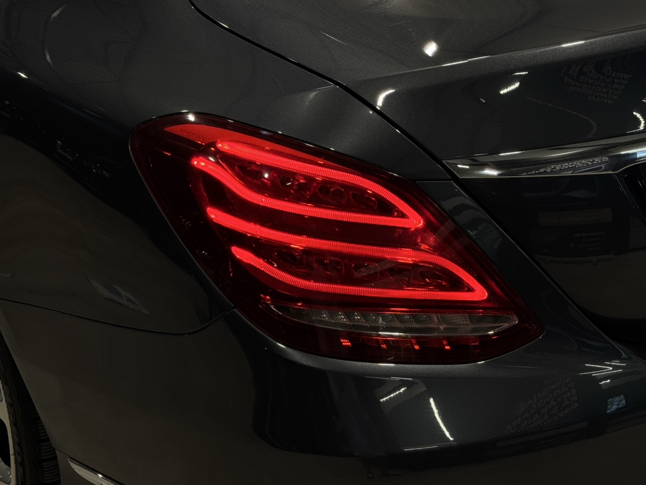 Car image 30