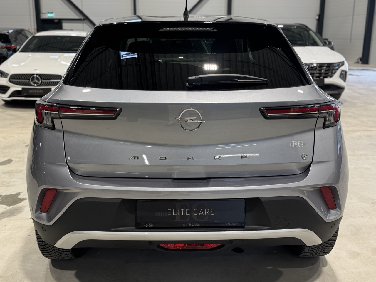 Car image 5