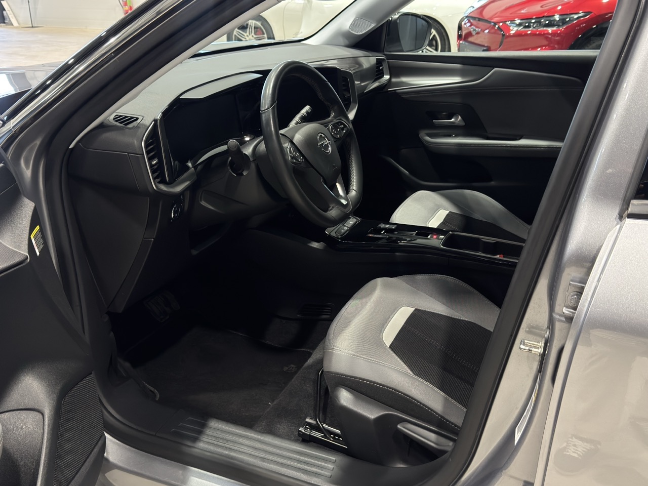 Car image 8