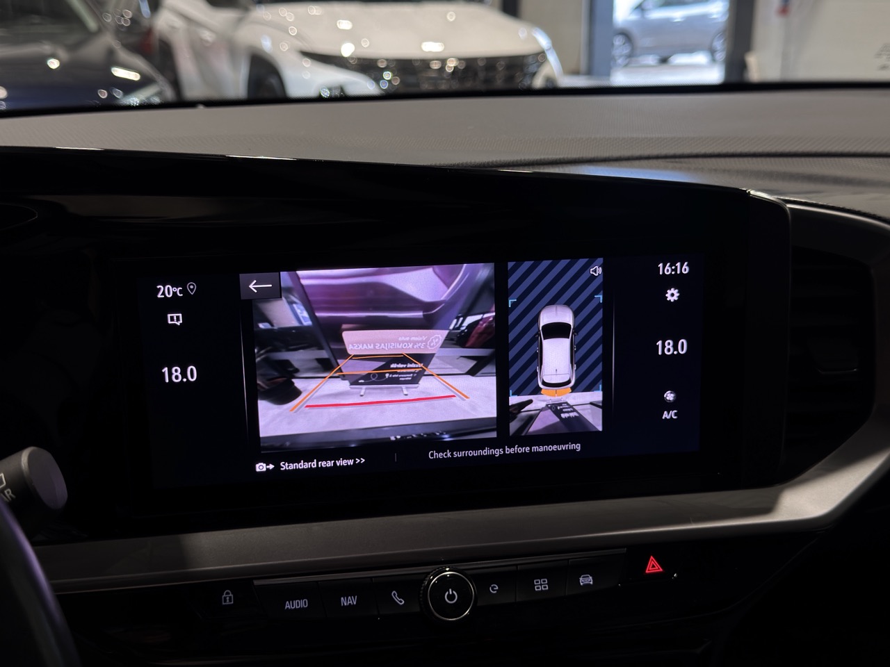 Car image 21