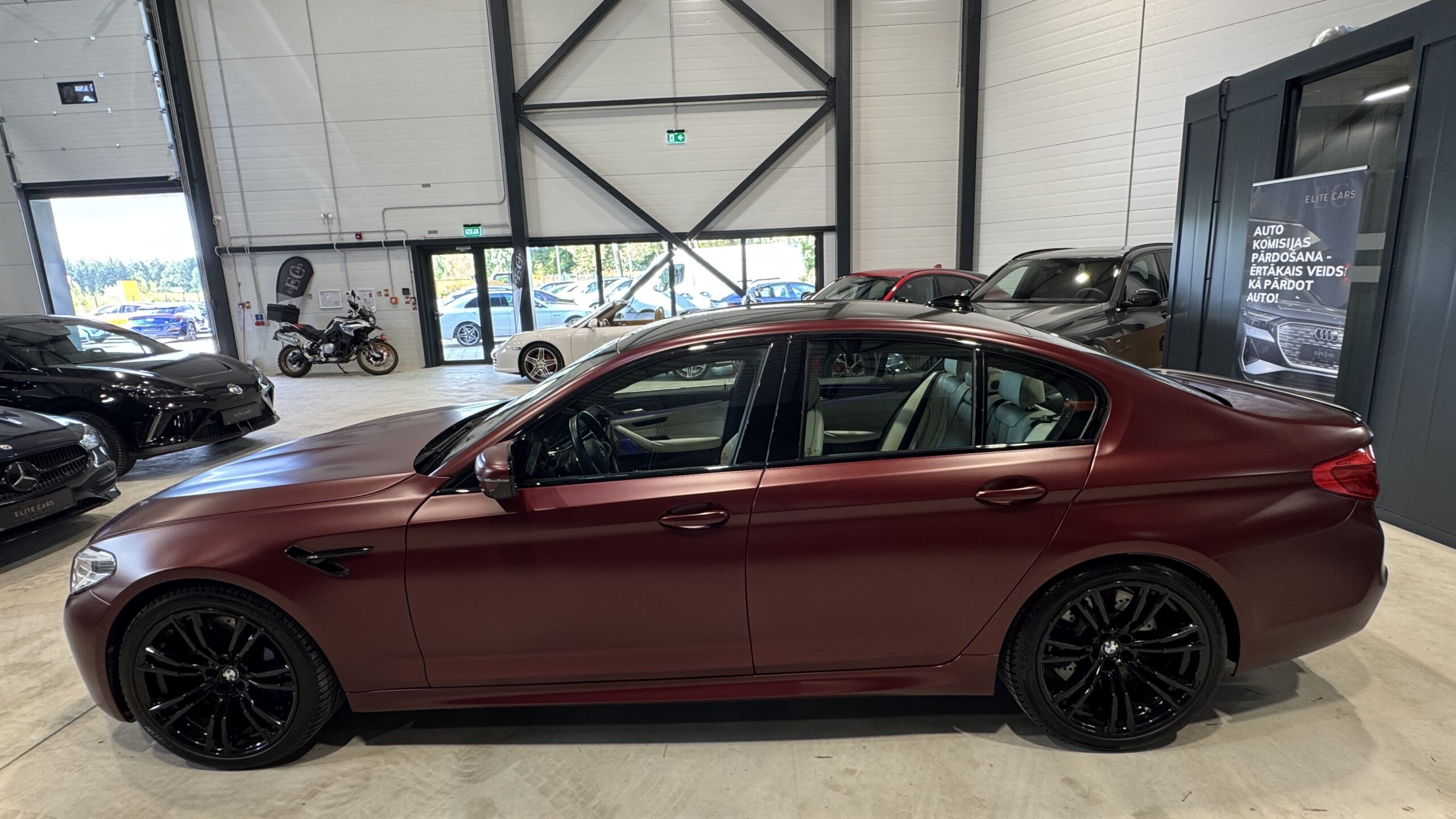 Car image 6