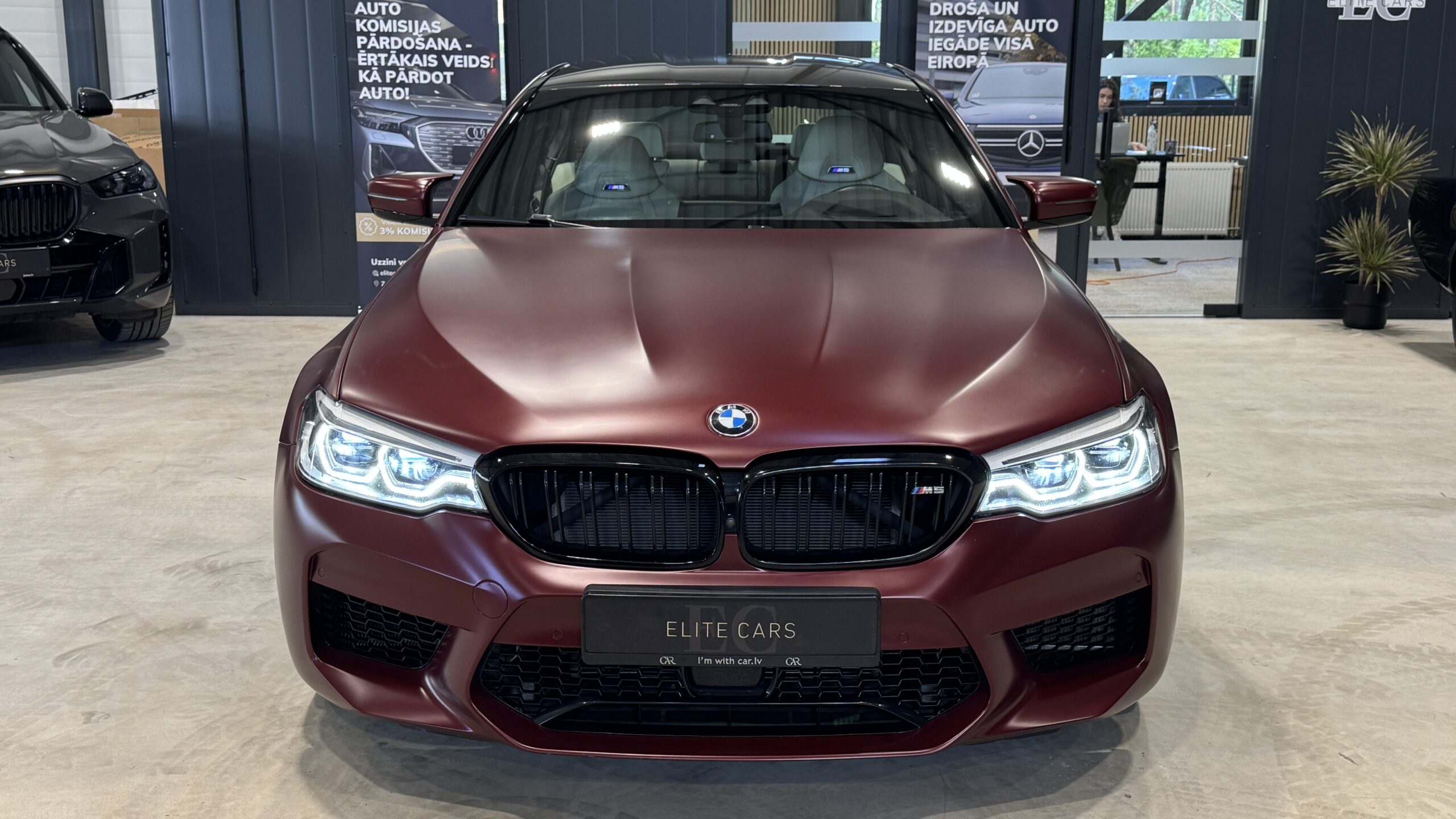 Car image 9
