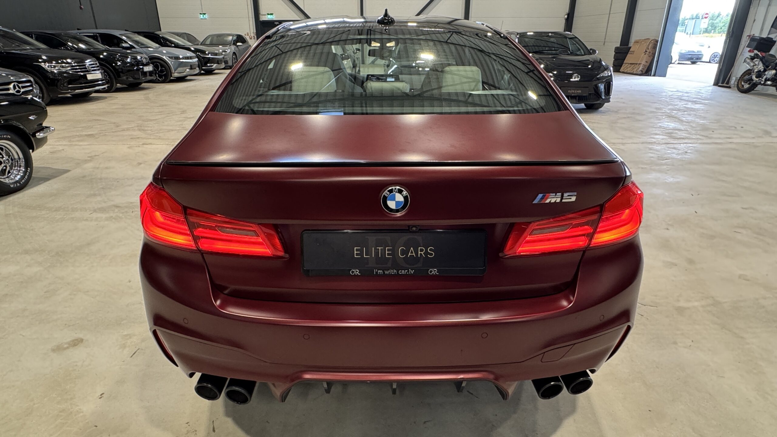 Car image 10