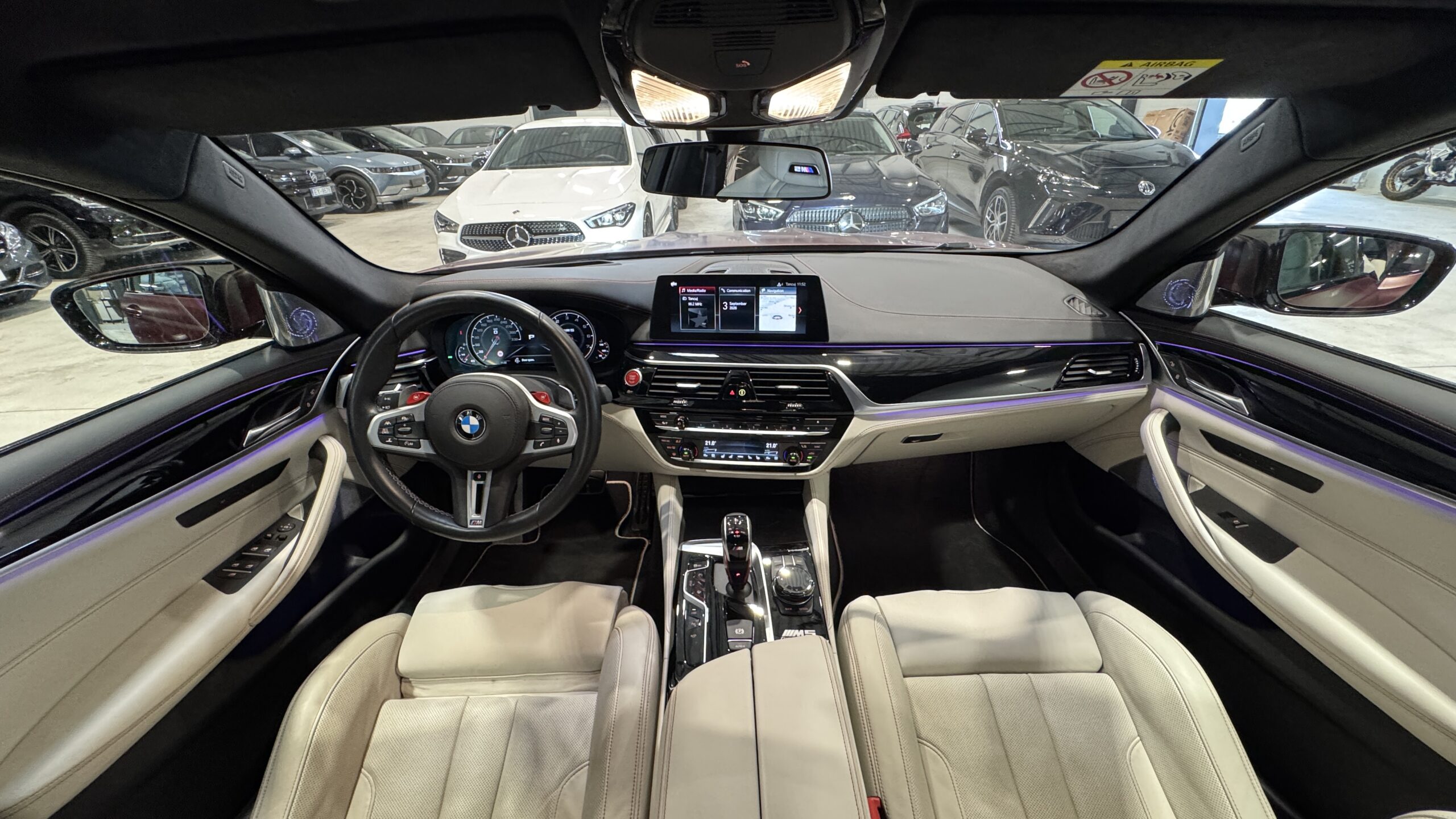 Car image 15