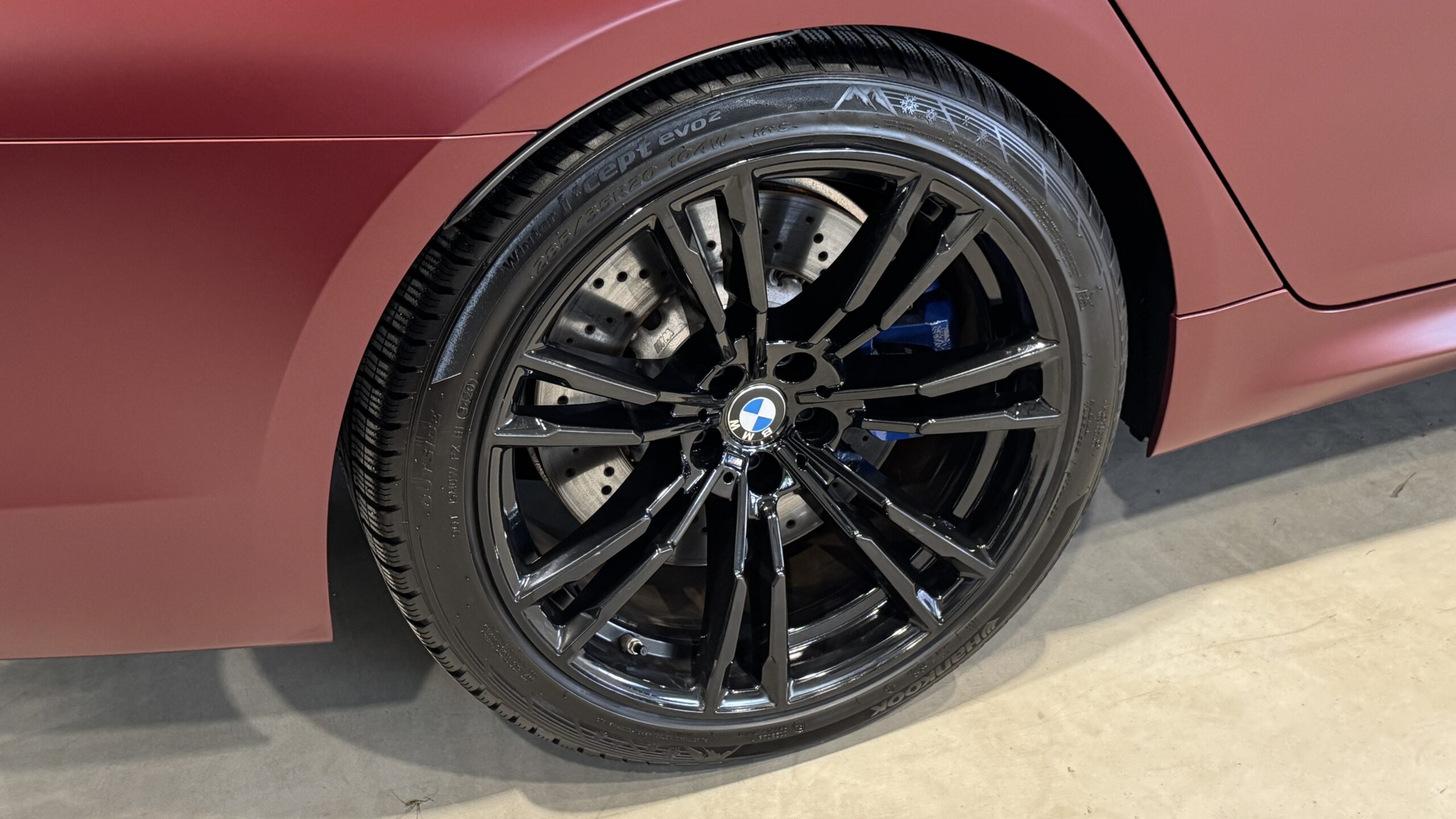 Car image 18
