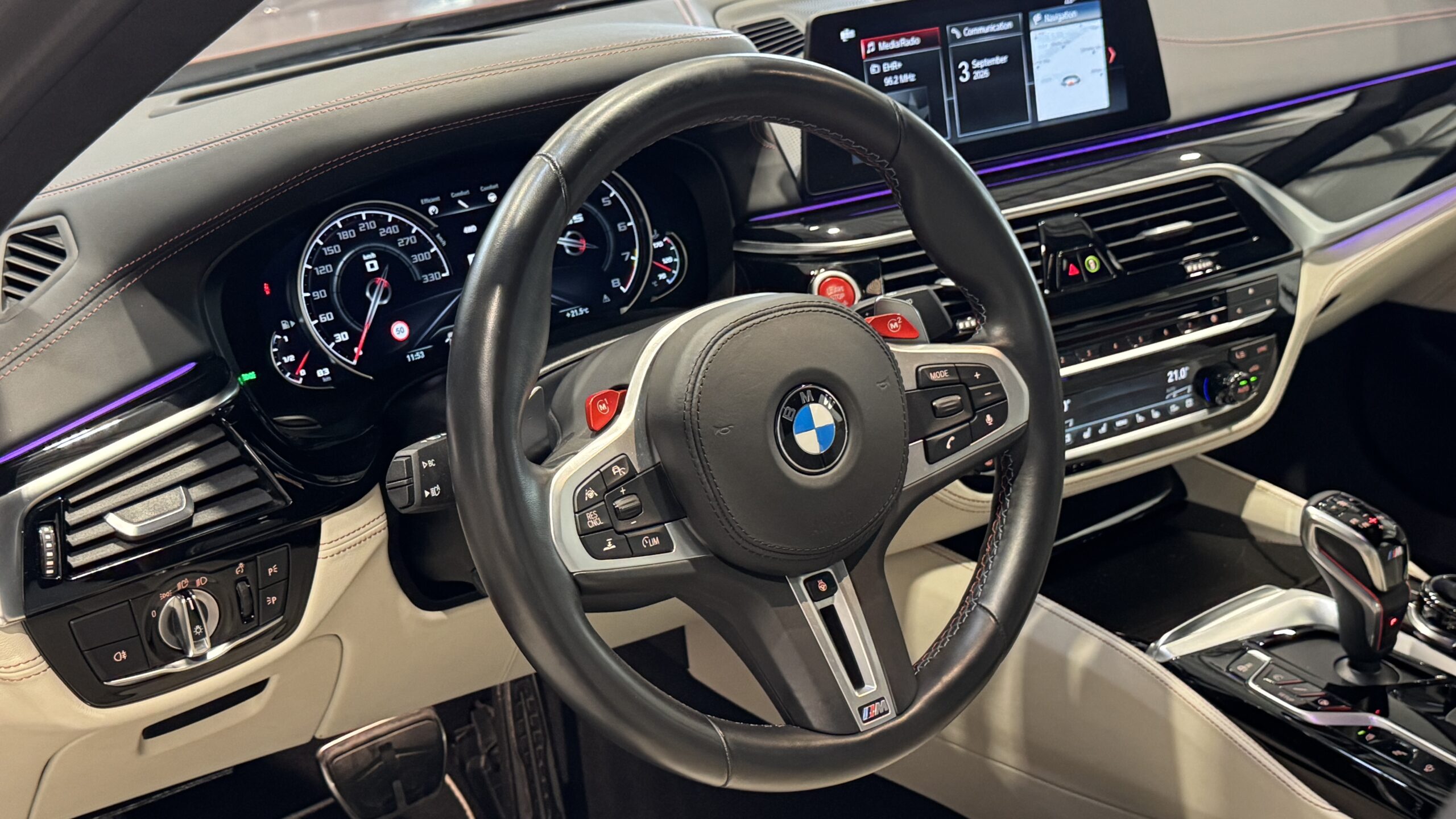 Car image 21