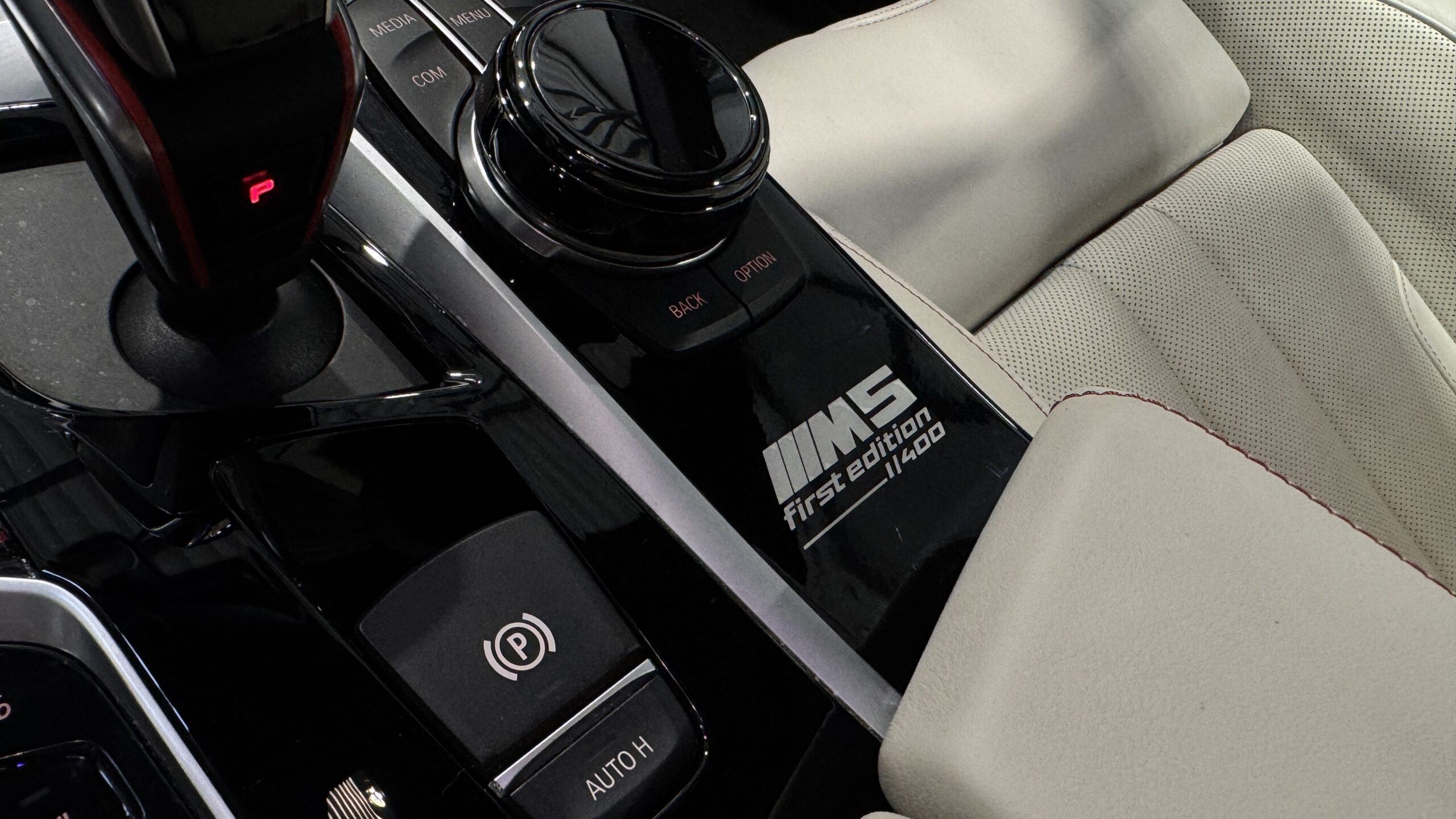 Car image 25